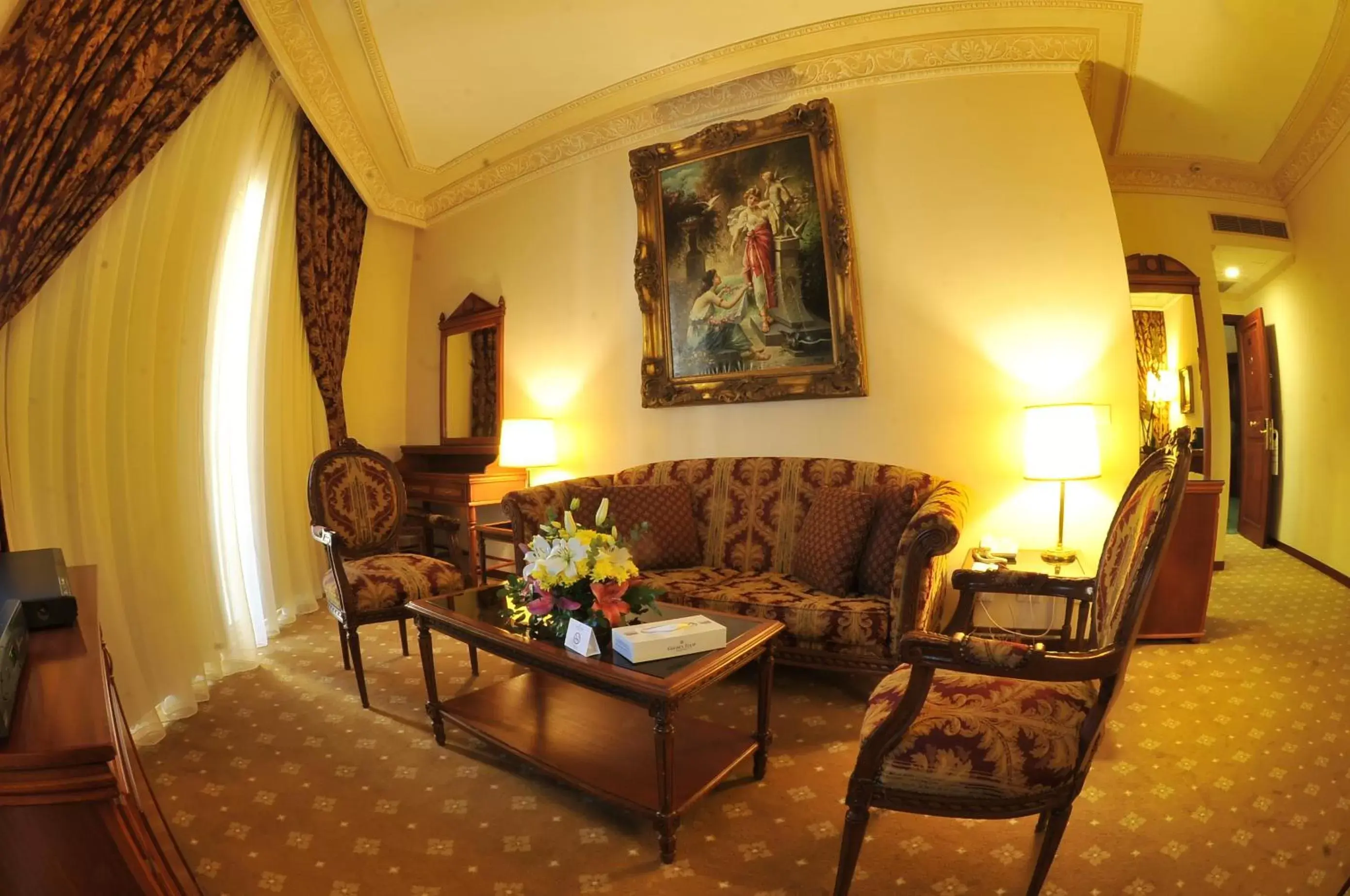 Living room, Seating Area in Serenada Golden Palace - Boutique Hotel