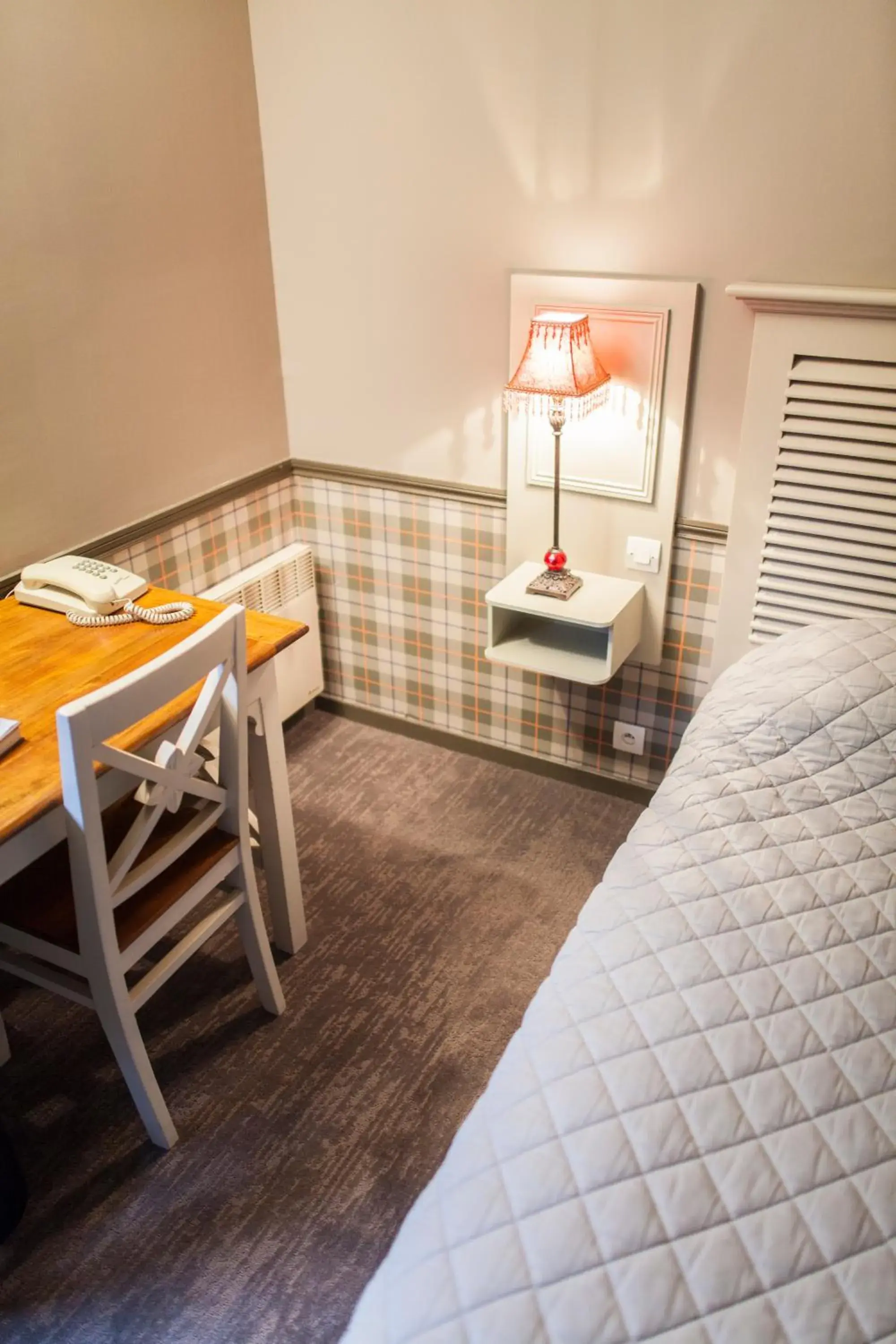 Decorative detail, Bed in The Originals City, Le Cottage Hôtel, Bruay-la-Buissière Decorative detail, Bed in The Originals City, Le Cottage Hôtel, Bruay-la-Buissière