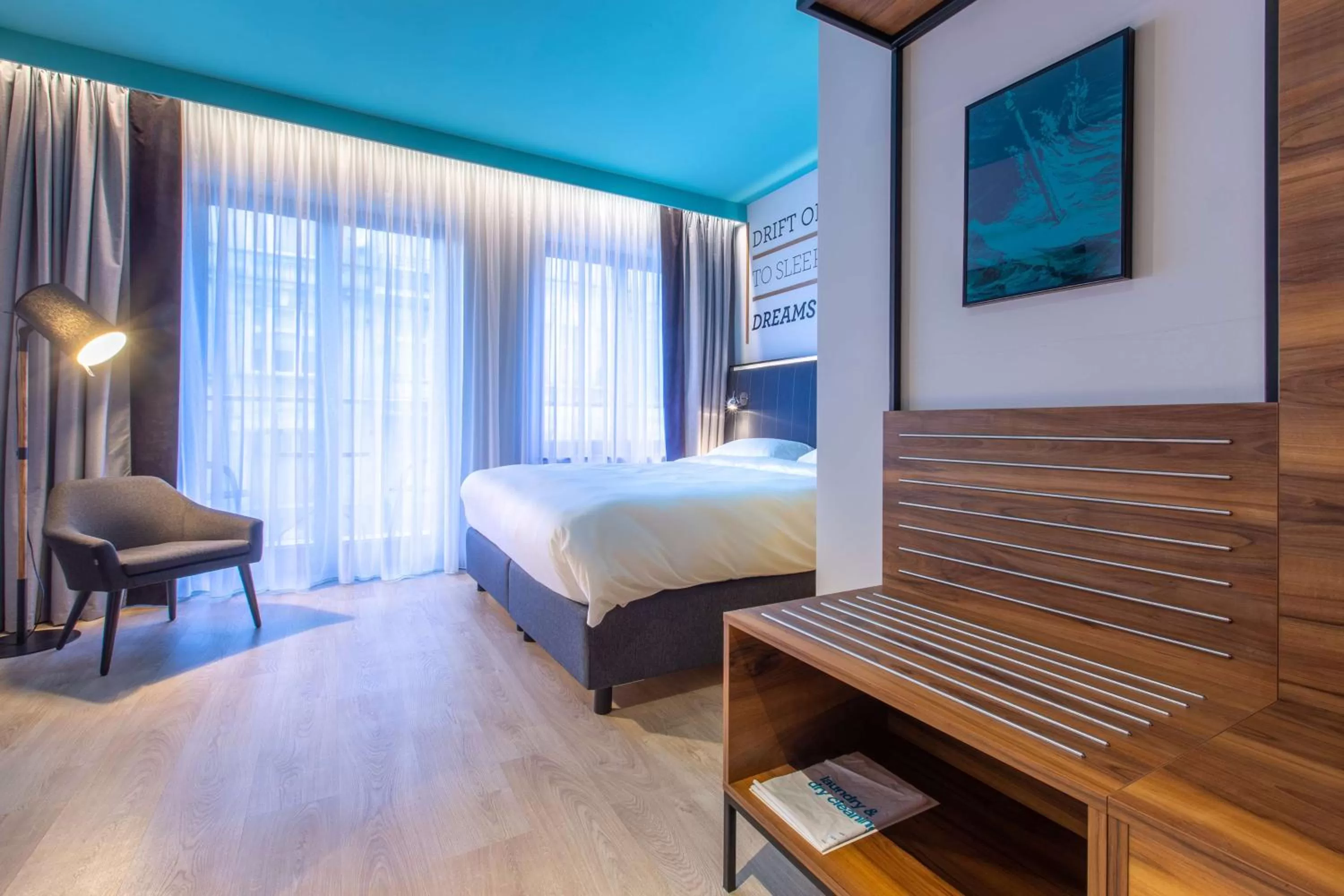 Balcony/Terrace, Bed in Park Inn by Radisson Poznan