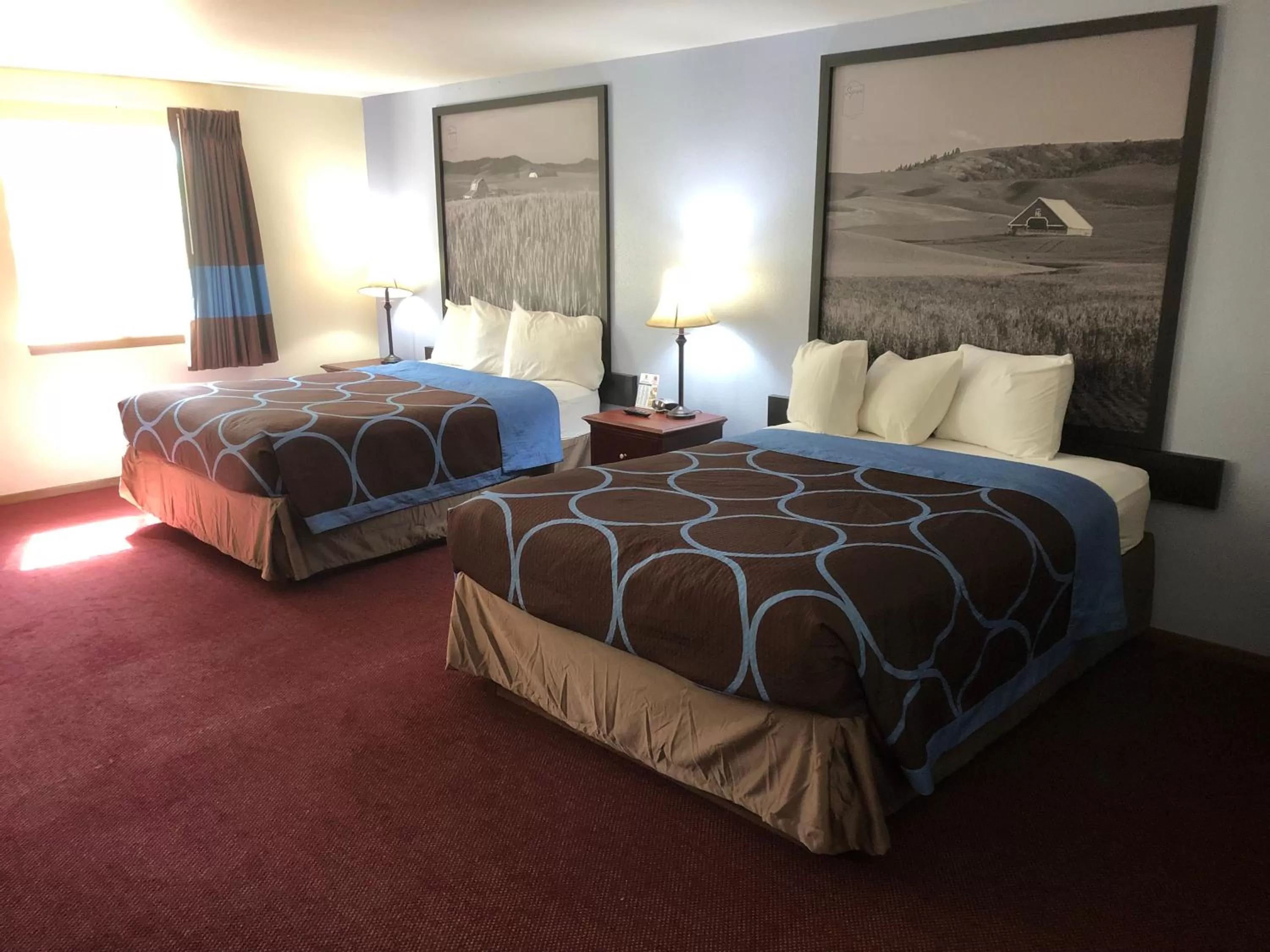 Bedroom, Bed in Super 8 by Wyndham Lewiston