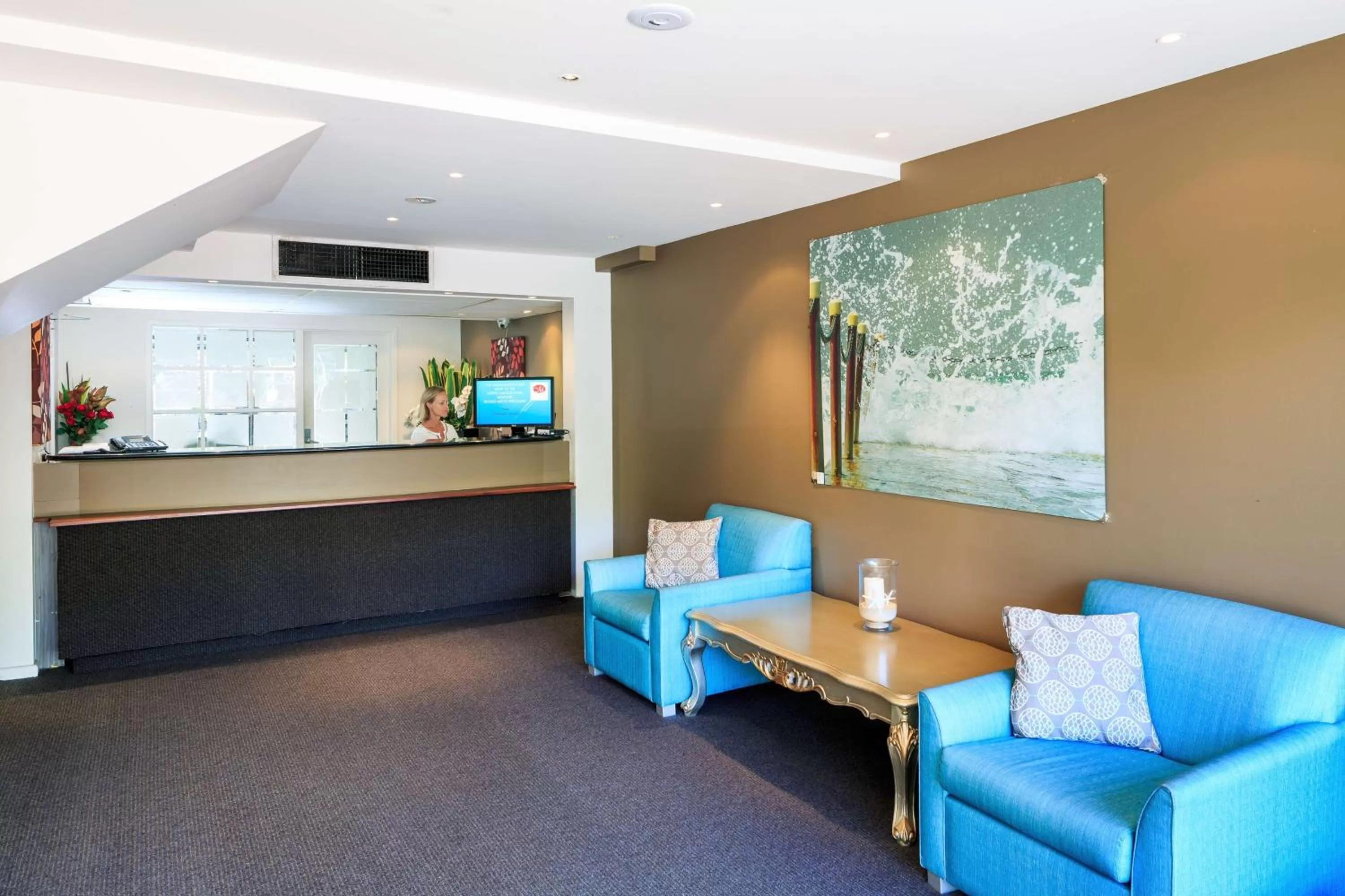 Lobby or reception in Mirage Hotel Newport