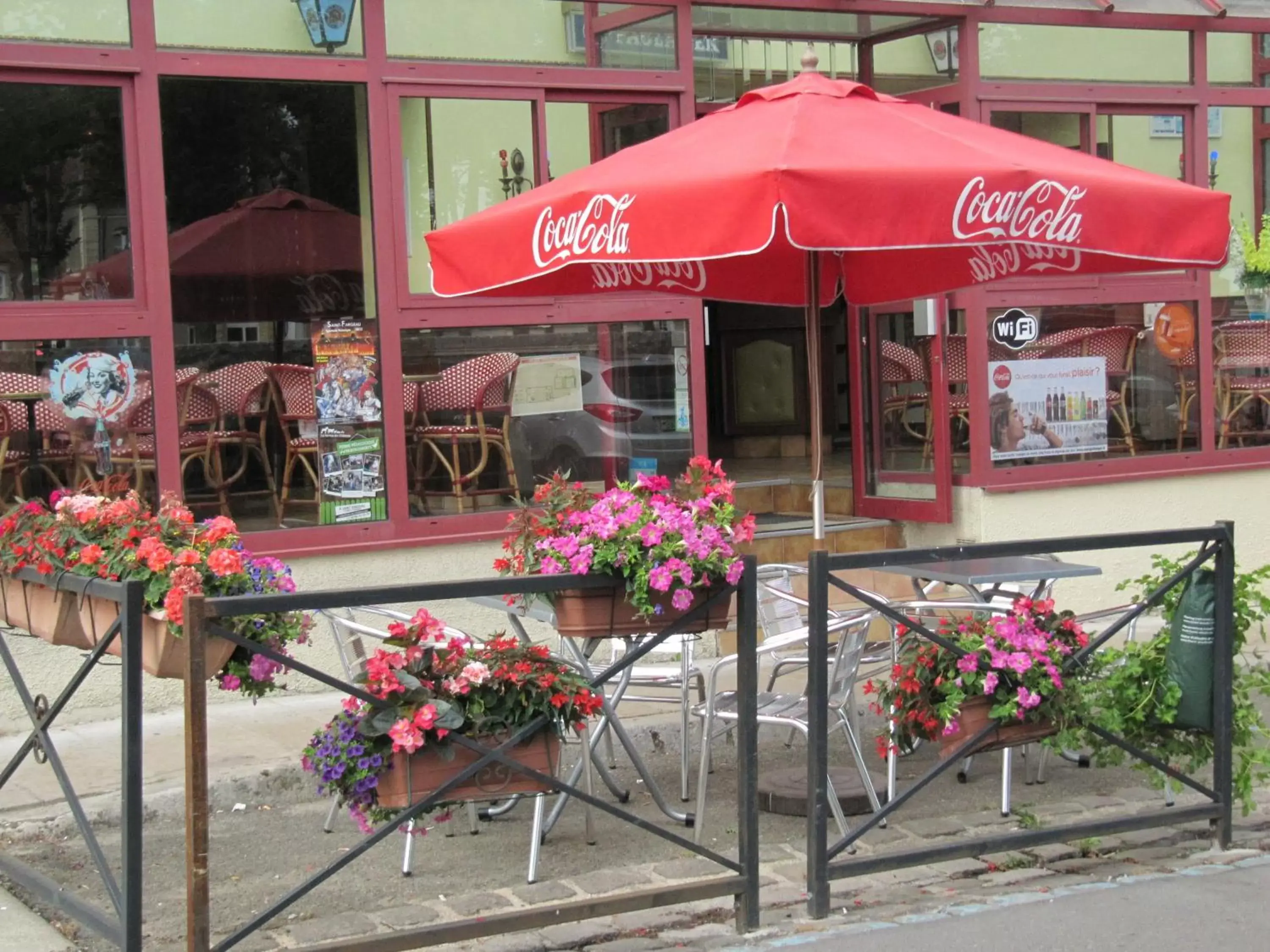 Facade/entrance in Pub Vauban