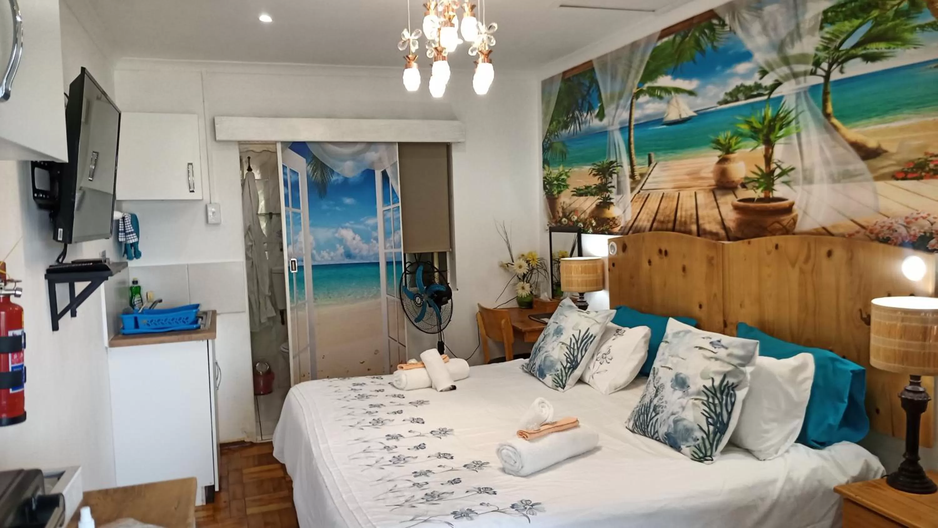 Deluxe Double or Twin Room with Pool Access in Queensburgh B&B or Self Catering