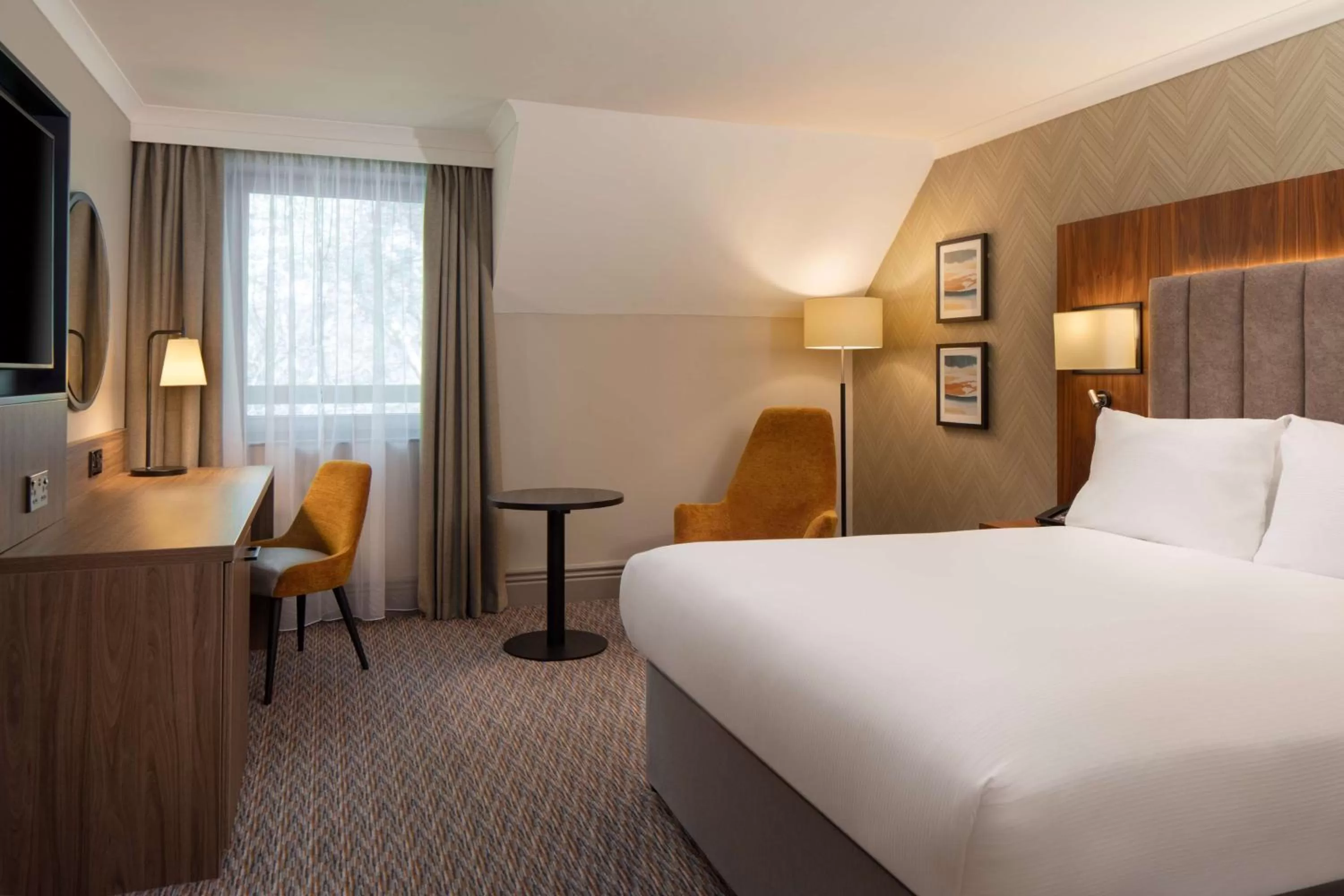 Bedroom, Bed in DoubleTree by Hilton Southampton