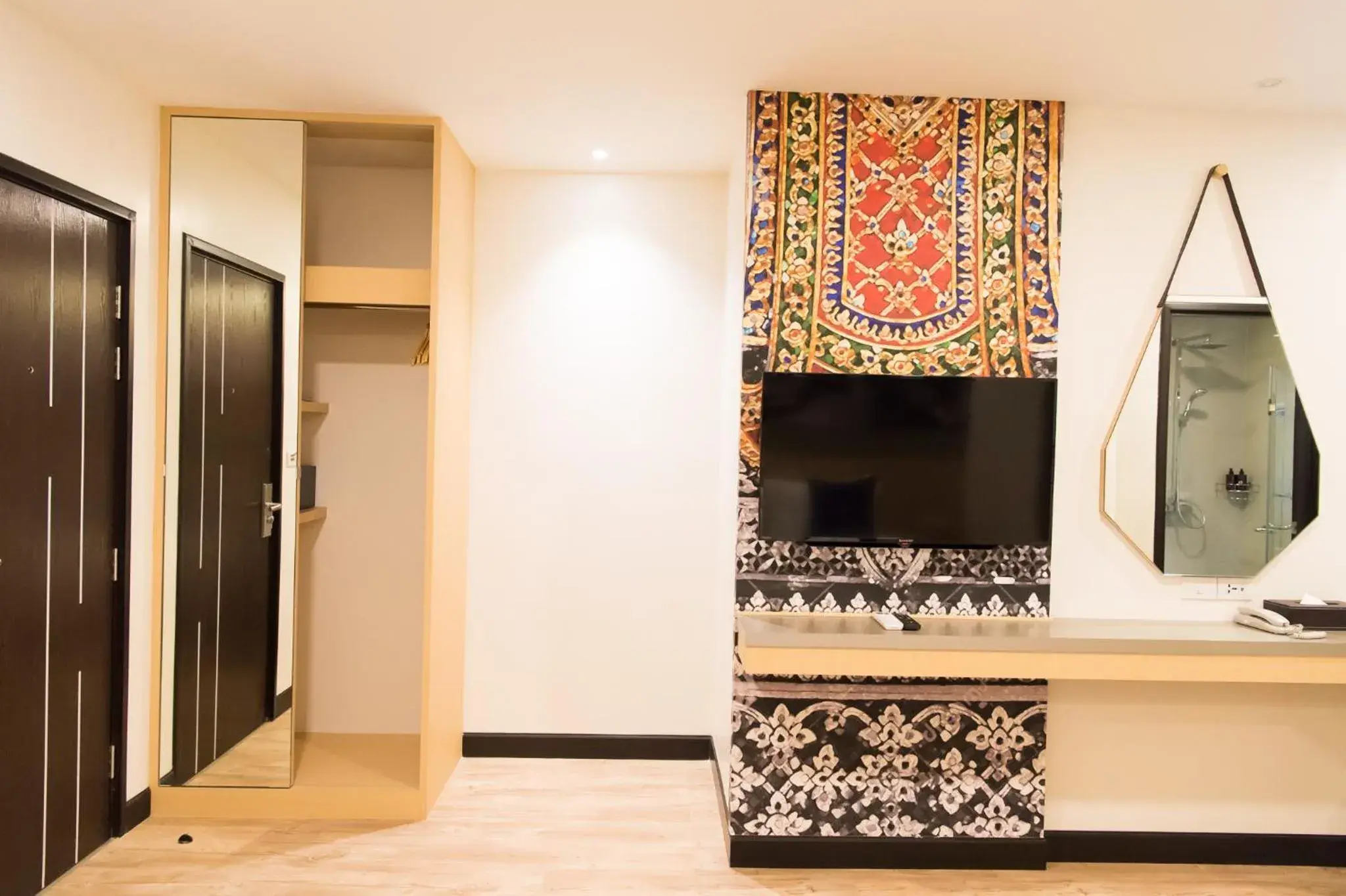 Area and facilities, TV/Entertainment Center in Tarawish Hotel
