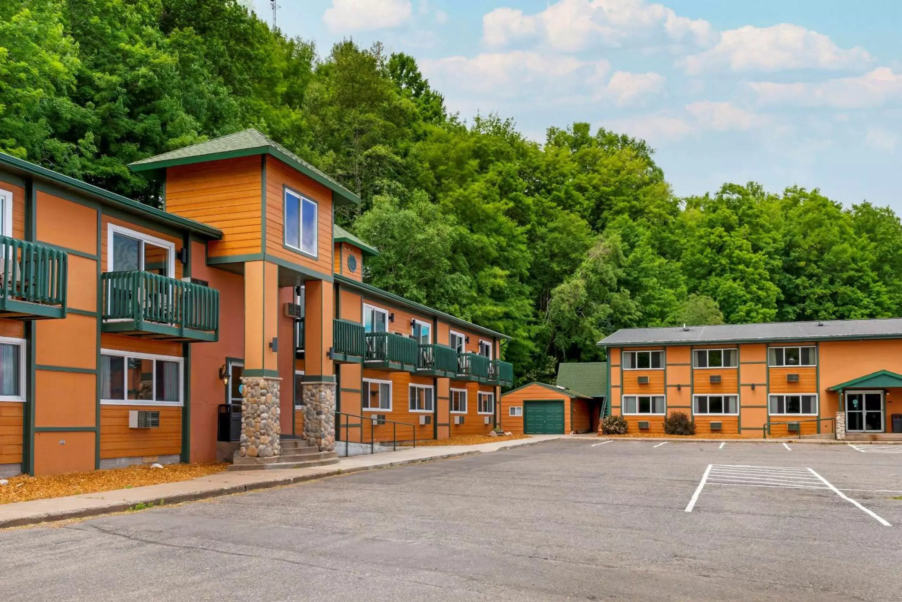 Property Building in Econo Lodge Lakeview