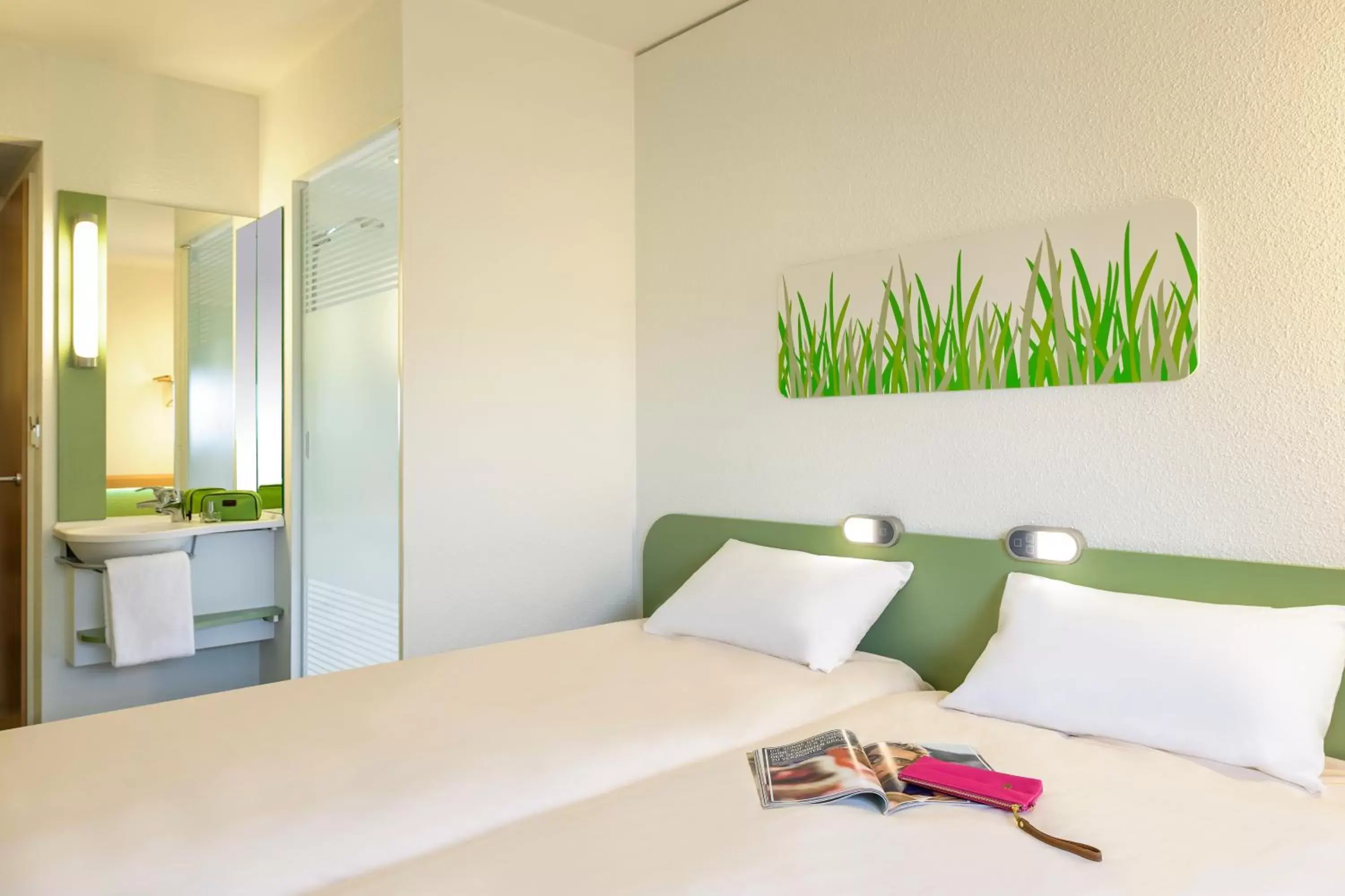 Bedroom, Bed in ibis budget Basel City