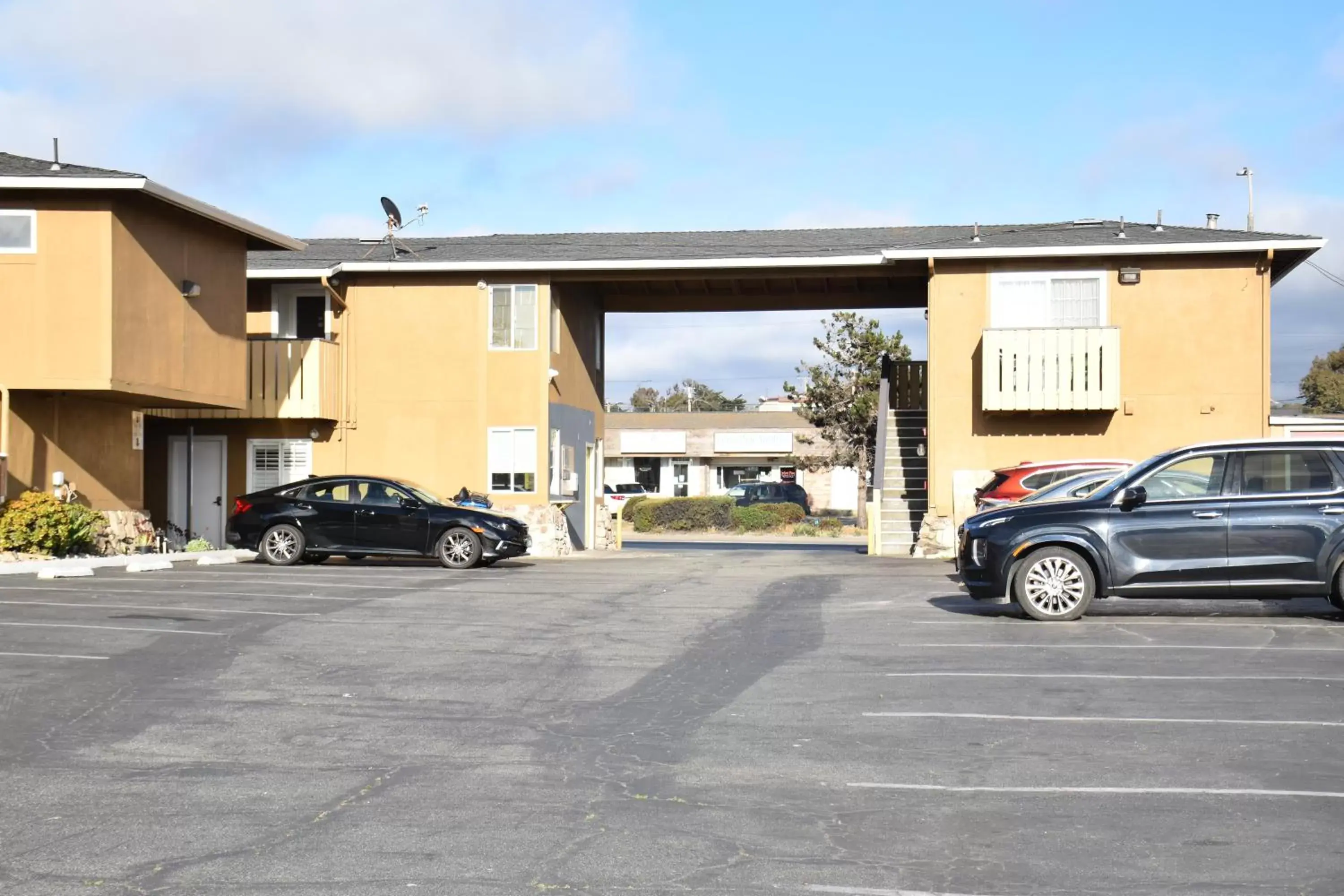 Parking, Property Building in Gateway Lodge