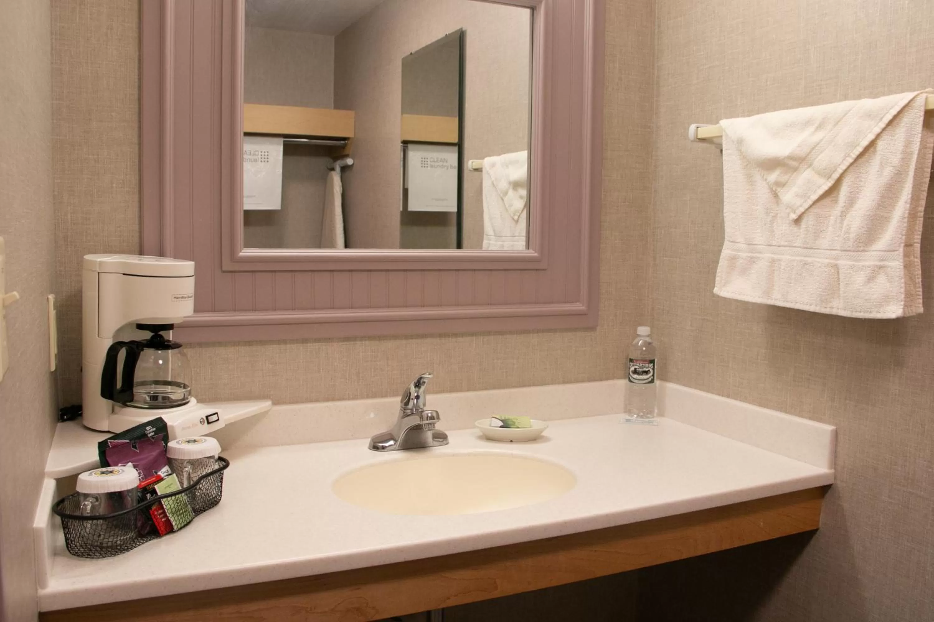 Bathroom in Essenhaus Inn & Conf. Center