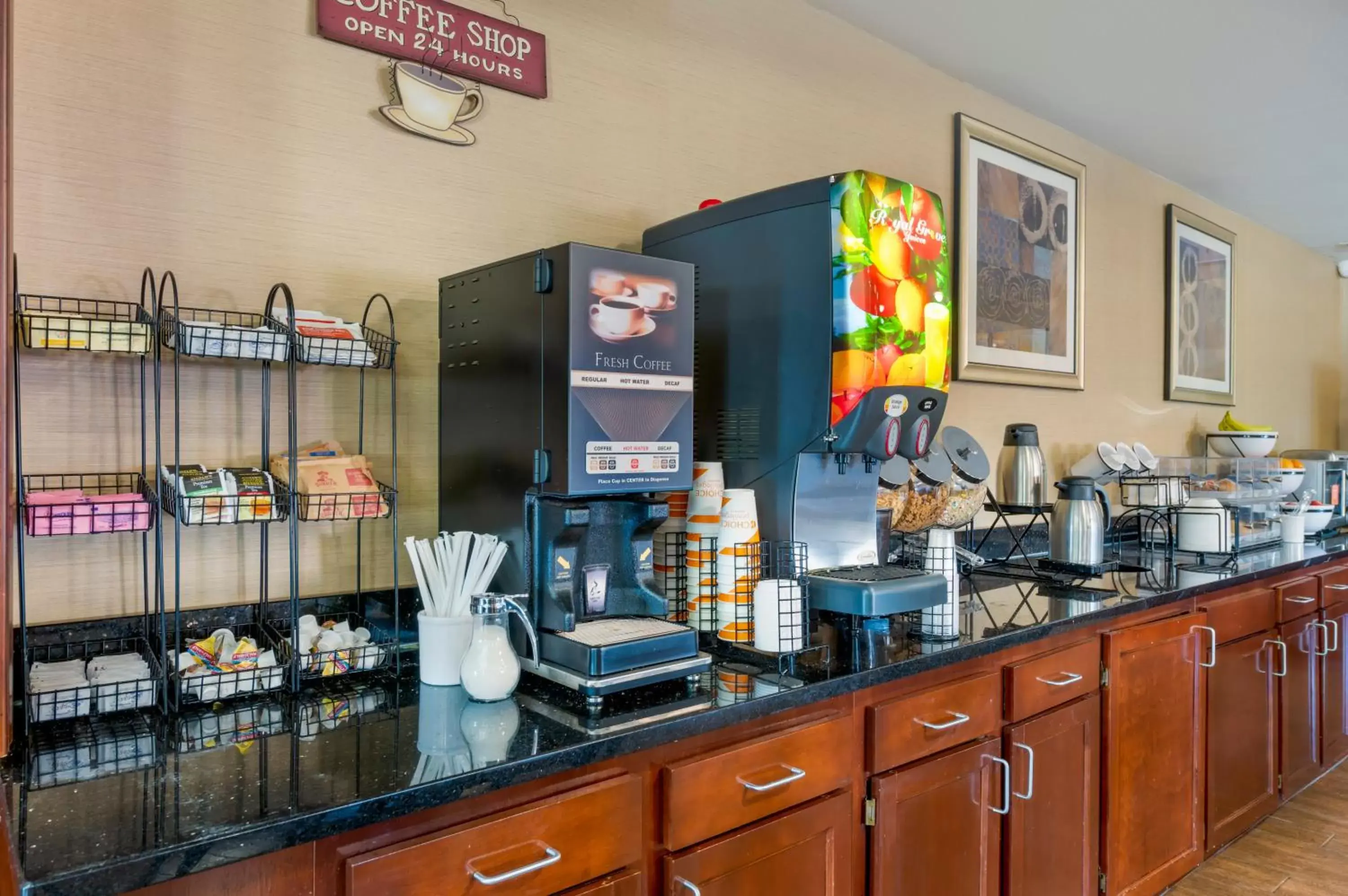 Breakfast, Restaurant/Places to Eat in Comfort Inn & Suites Cincinnati Eastgate