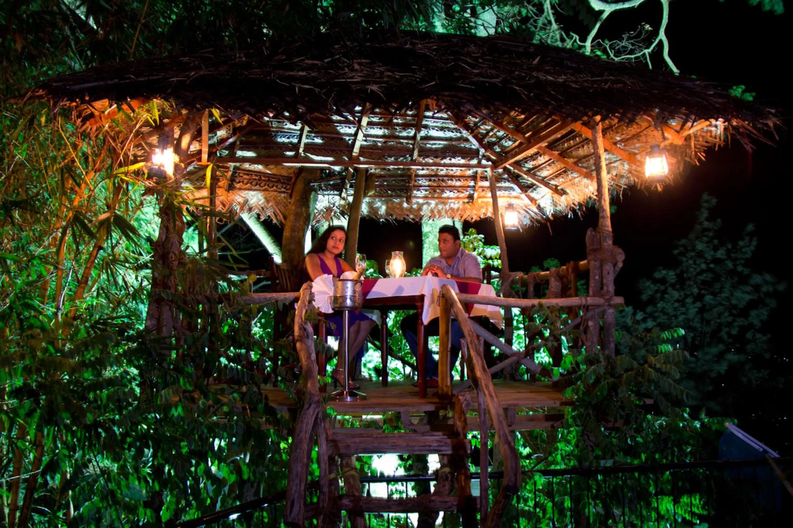 Guests in Randholee Resort & Spa