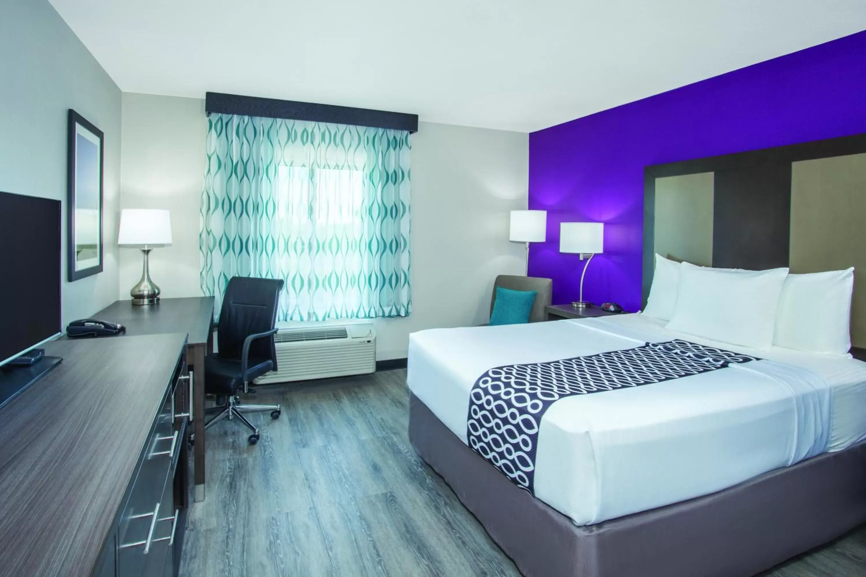 Bed in La Quinta by Wyndham Effingham Bed in La Quinta by Wyndham Effingham