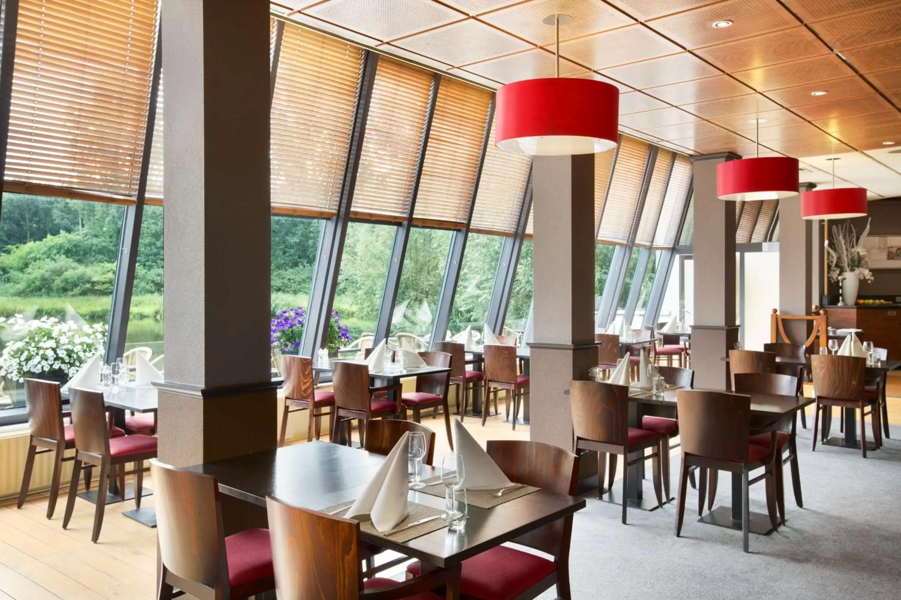 Restaurant/Places to Eat in NH Capelle Rotterdam