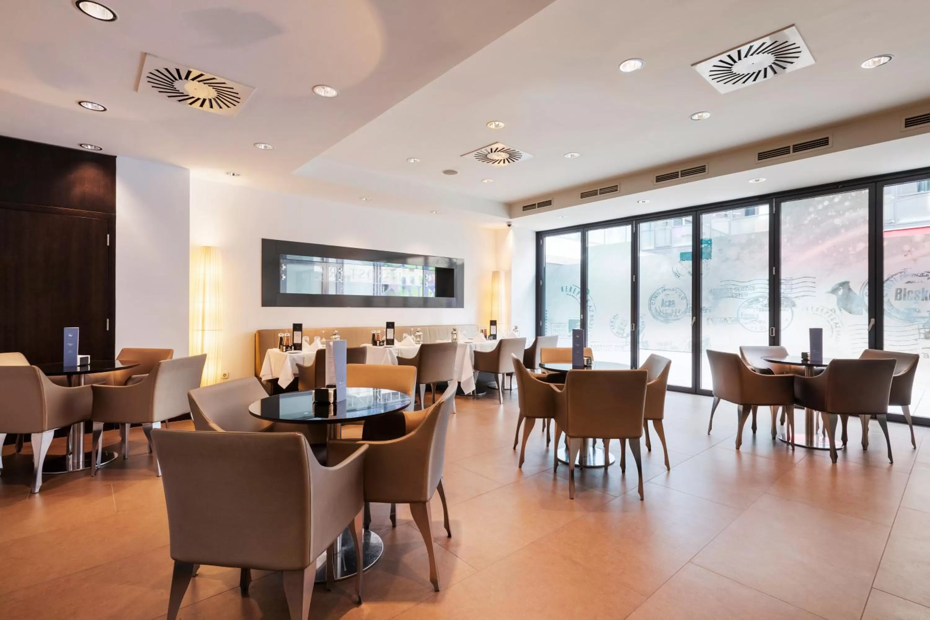 Lounge or bar in Exe Budapest Center