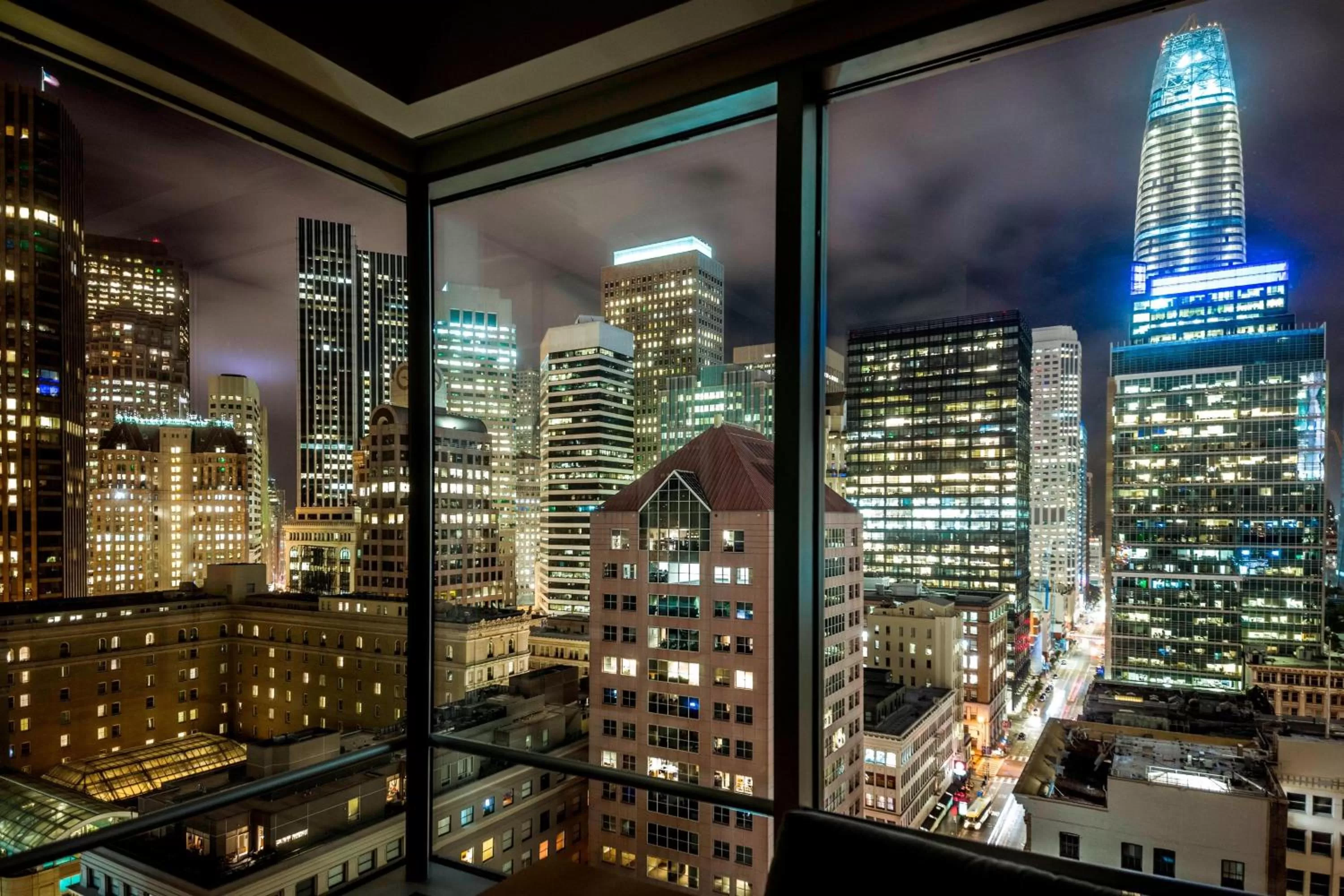 Bedroom in The St. Regis San Francisco