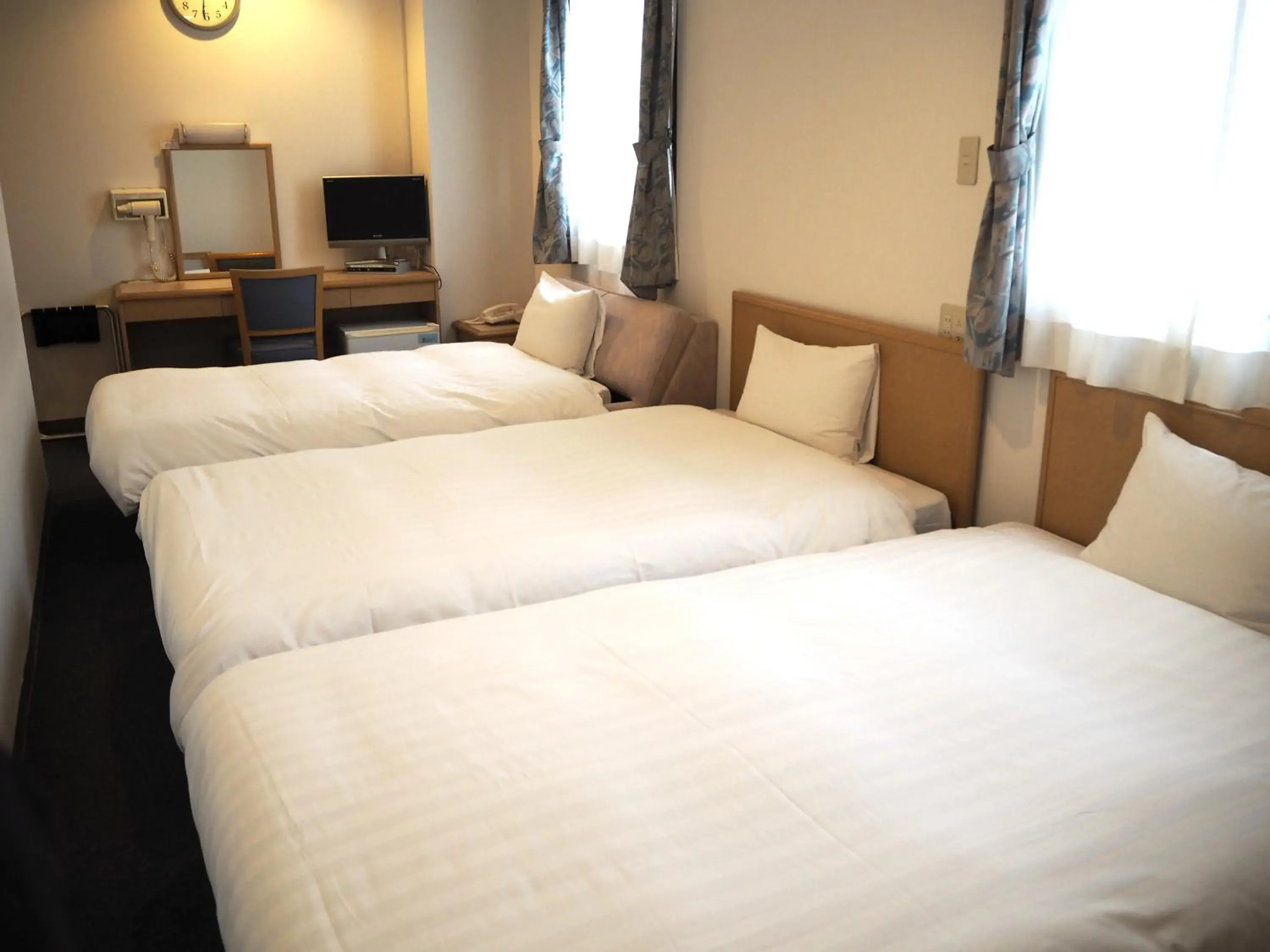 Photo of the whole room, Bed in Hotel Green Mark