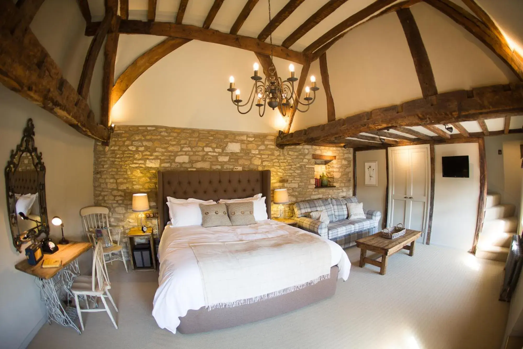 Bedroom, Bed in The Porch House