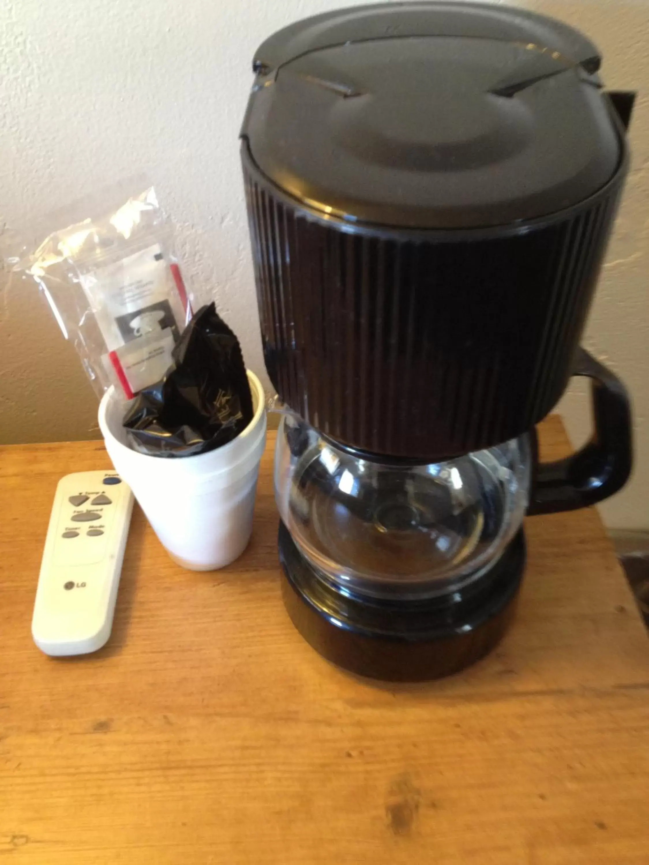 Coffee/tea facilities in The Monticello Inn