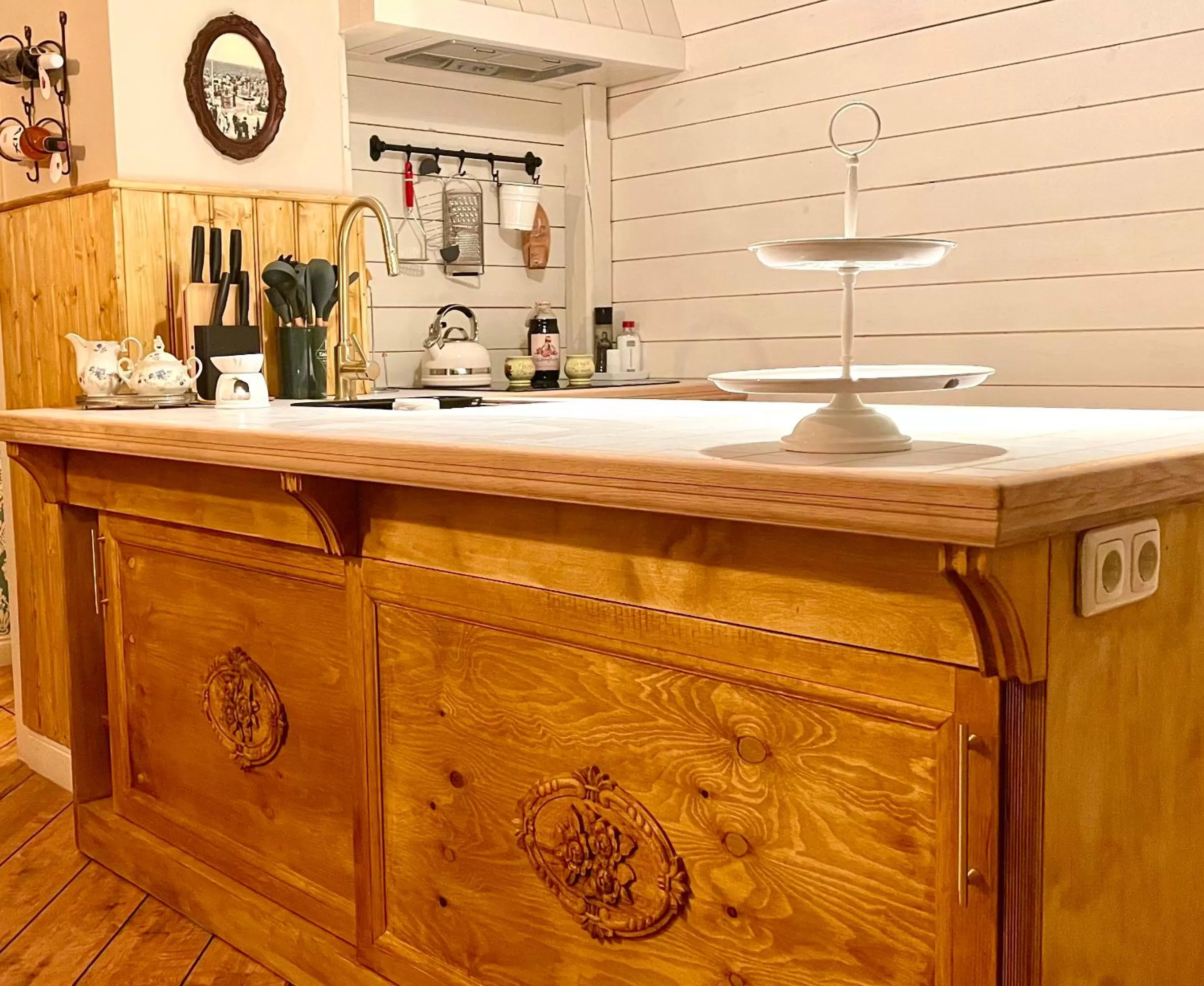 Kitchen or kitchenette, Bathroom in Weißt Du noch - Gästehäuser & Suiten