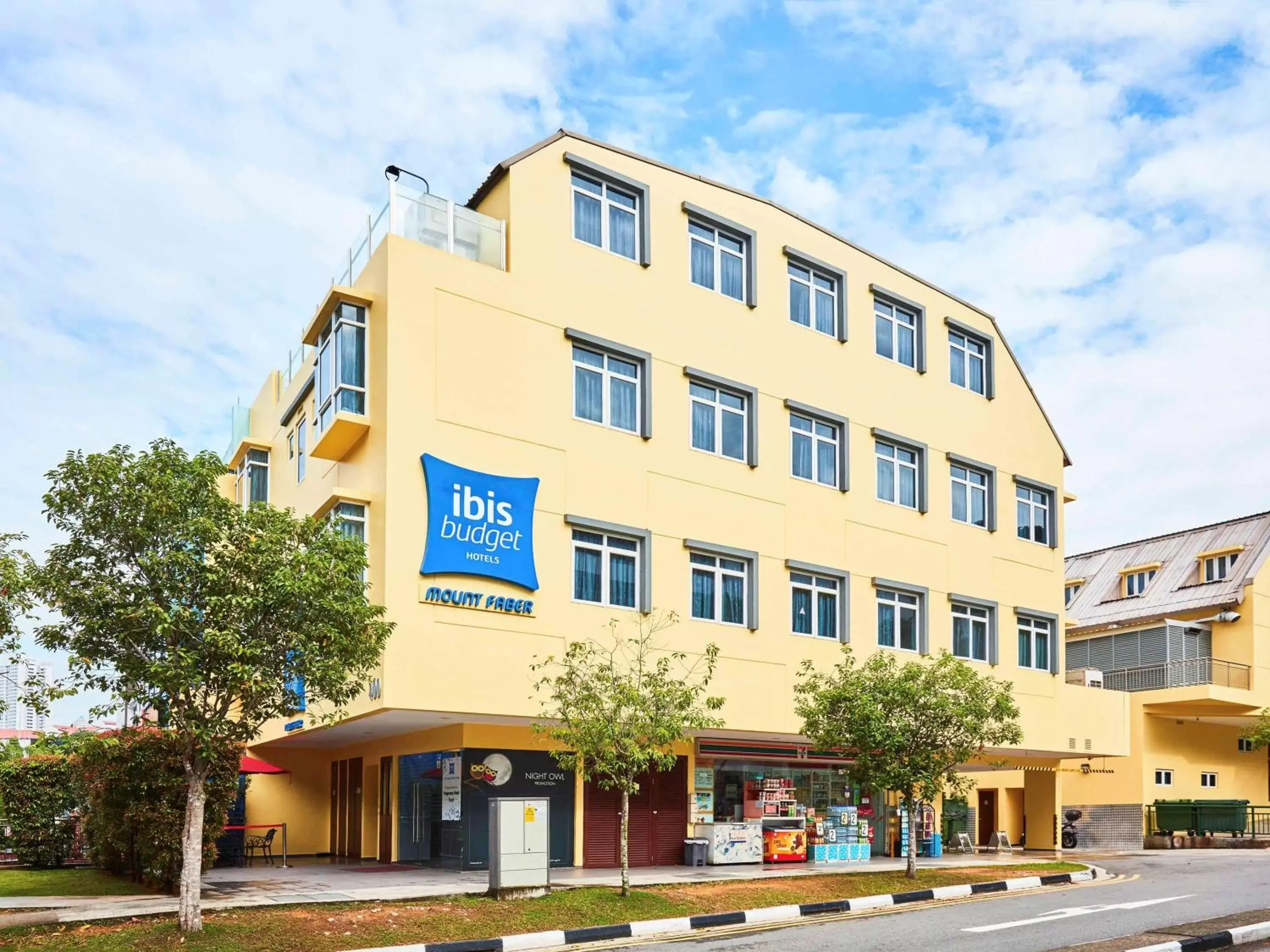Property Building in ibis budget Singapore Mount Faber