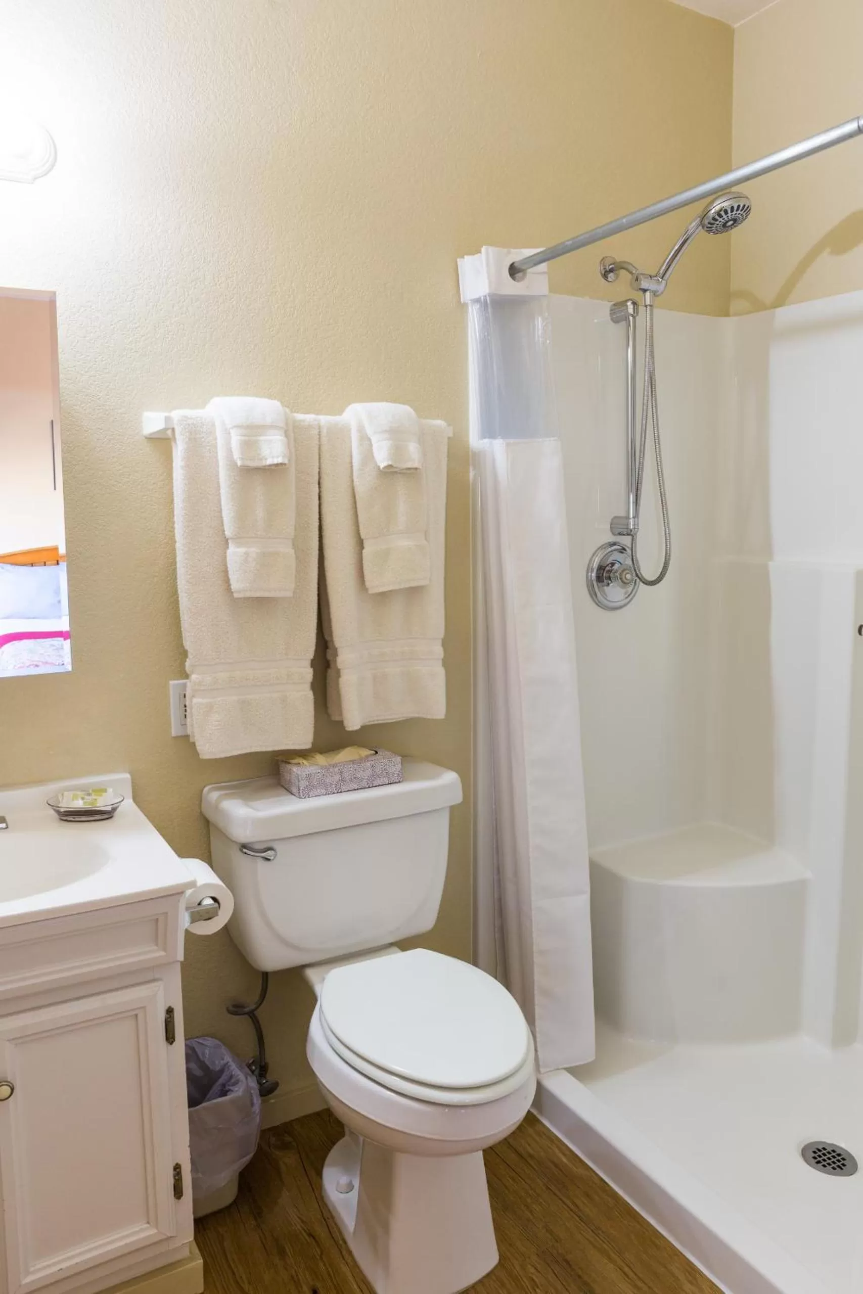 Bathroom in Hotel Cathlamet