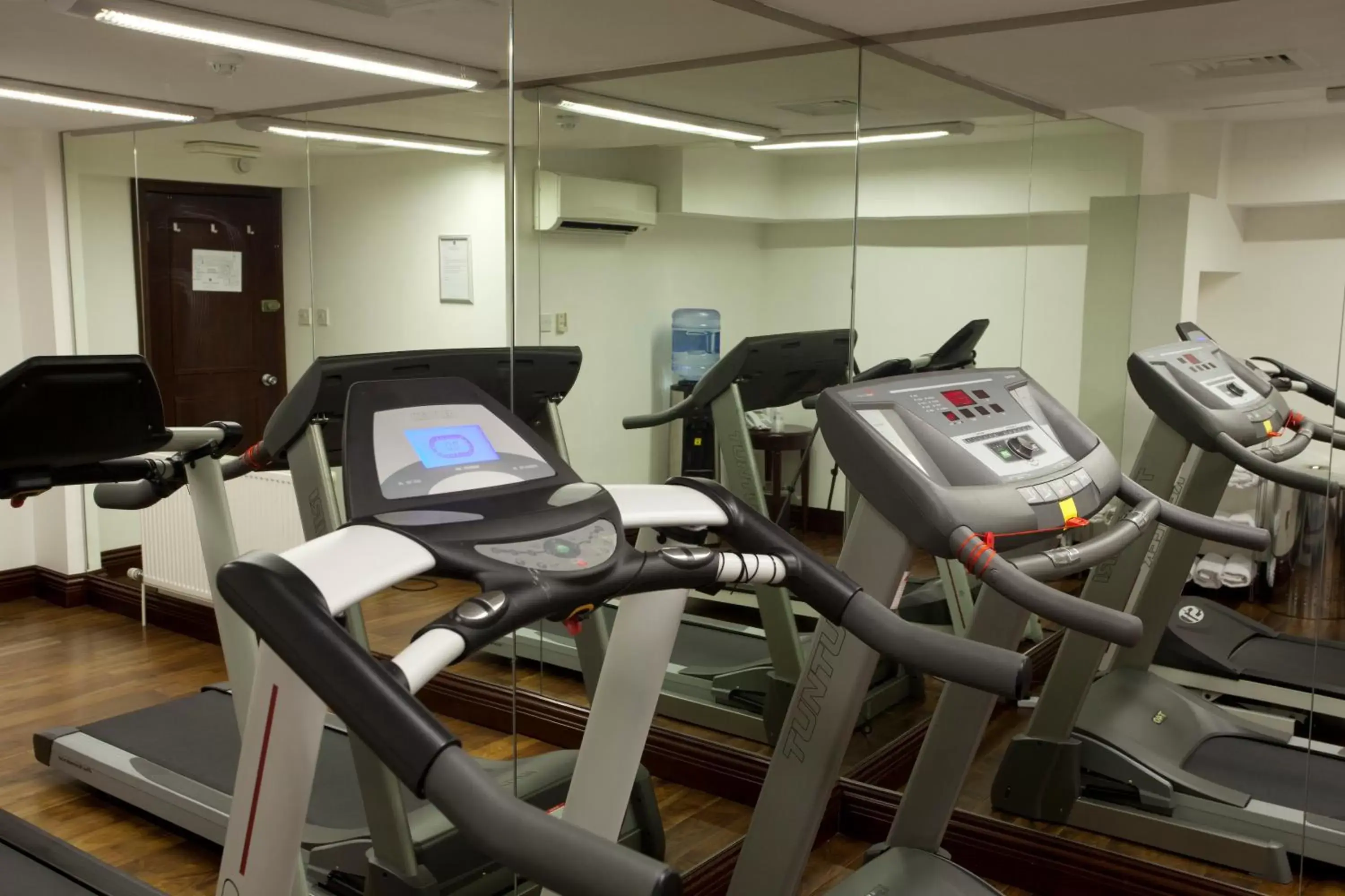 Fitness centre/facilities, Fitness Center/Facilities in Paddington Court Executive Rooms
