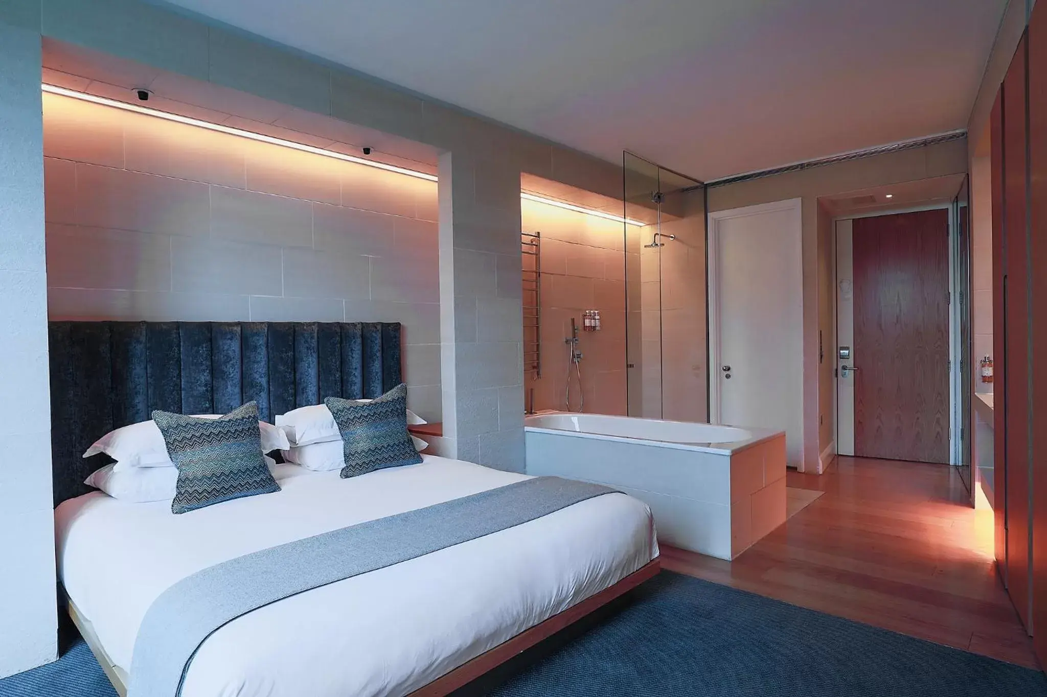 Club Deluxe Room in Malmaison Cheltenham Club Deluxe Room in Malmaison Cheltenham