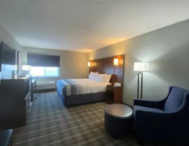 Photo of the whole room, Bed in AmericInn by Wyndham Williamsburg