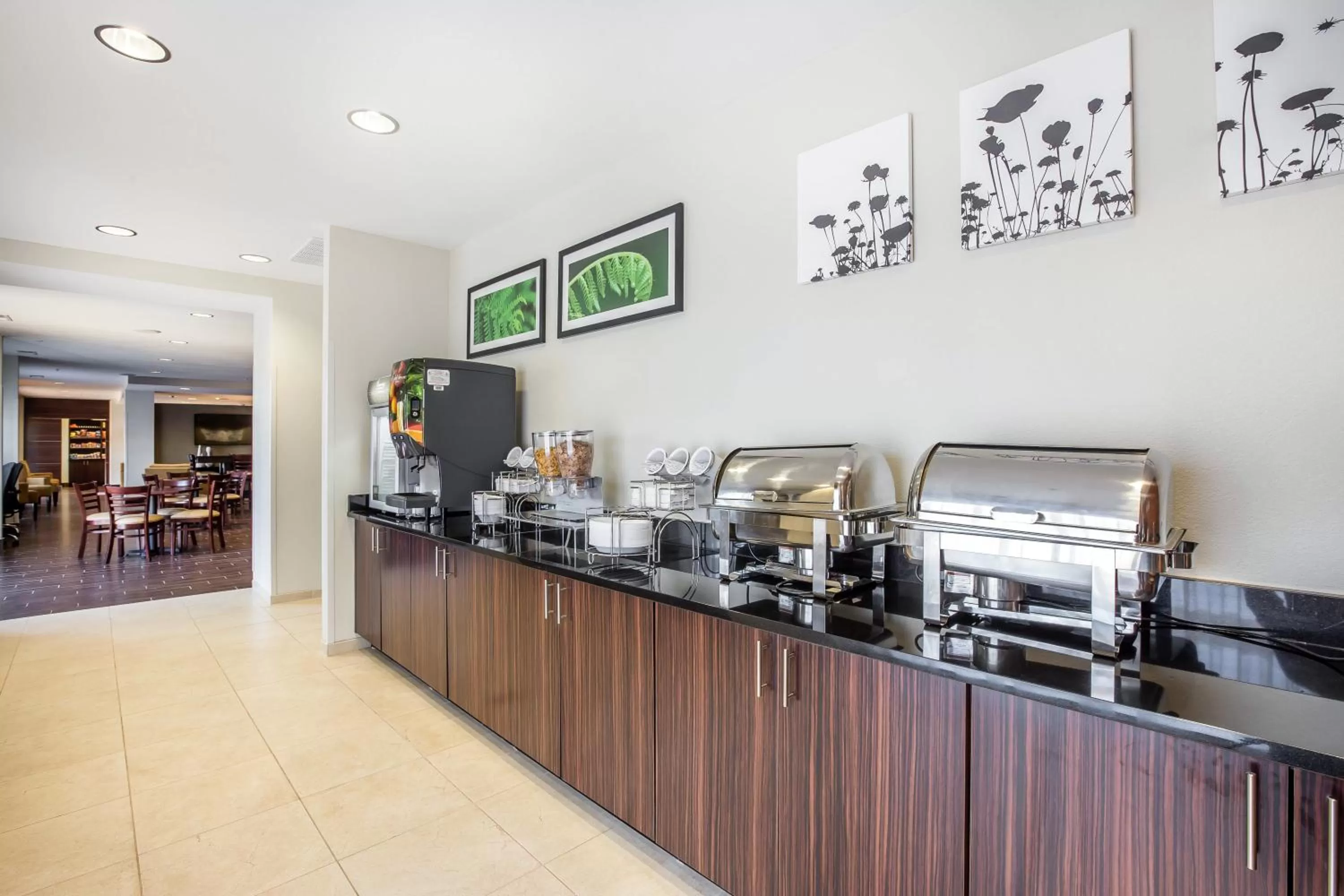 Food and drinks in MainStay Suites Cartersville