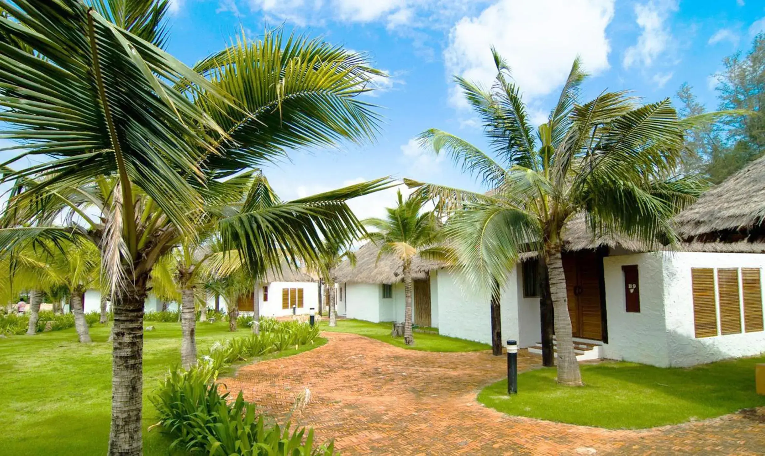 Garden, Property Building in Lawana Escape Beach Resort