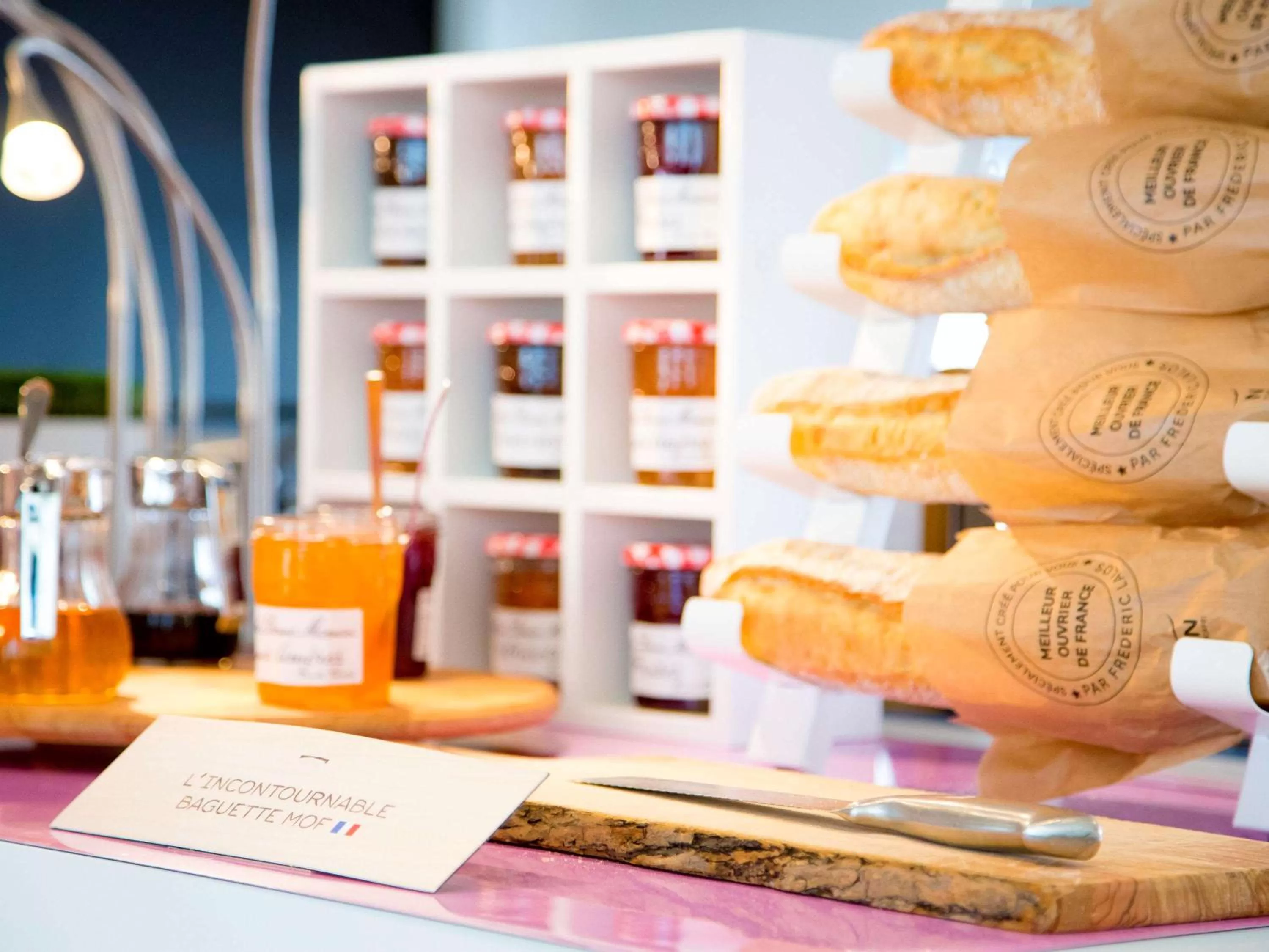 Restaurant/places to eat in Novotel Senart Golf De Greenparc