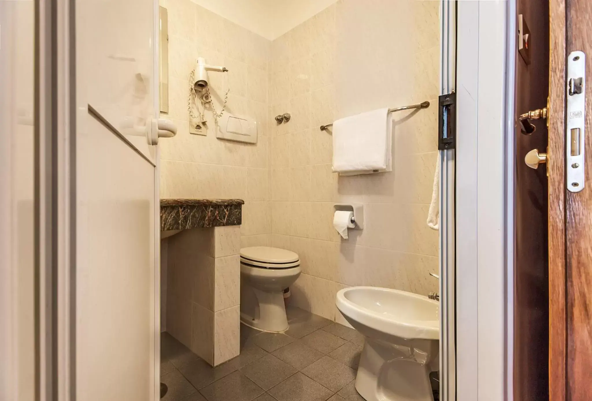 Bathroom in Hotel Costantini
