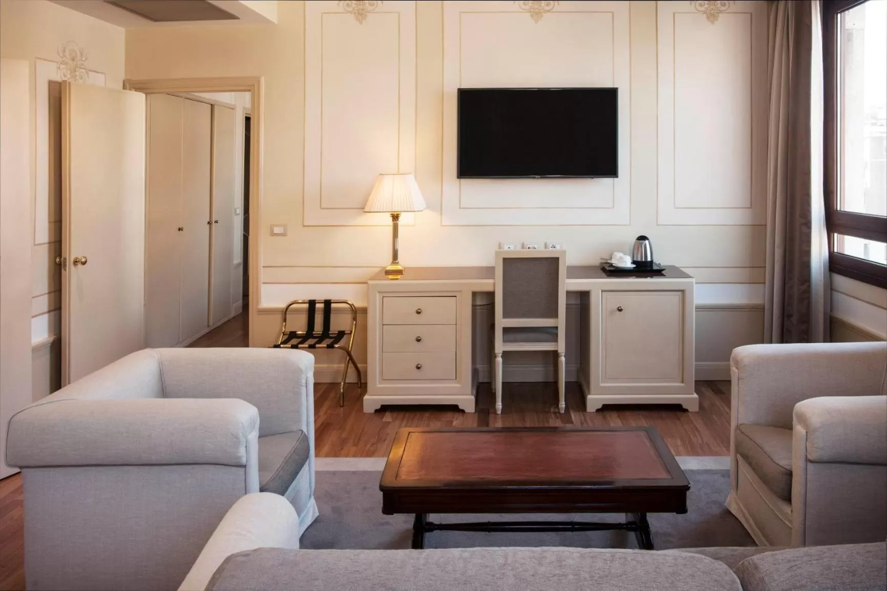 Living room in Radisson Blu GHR Rome