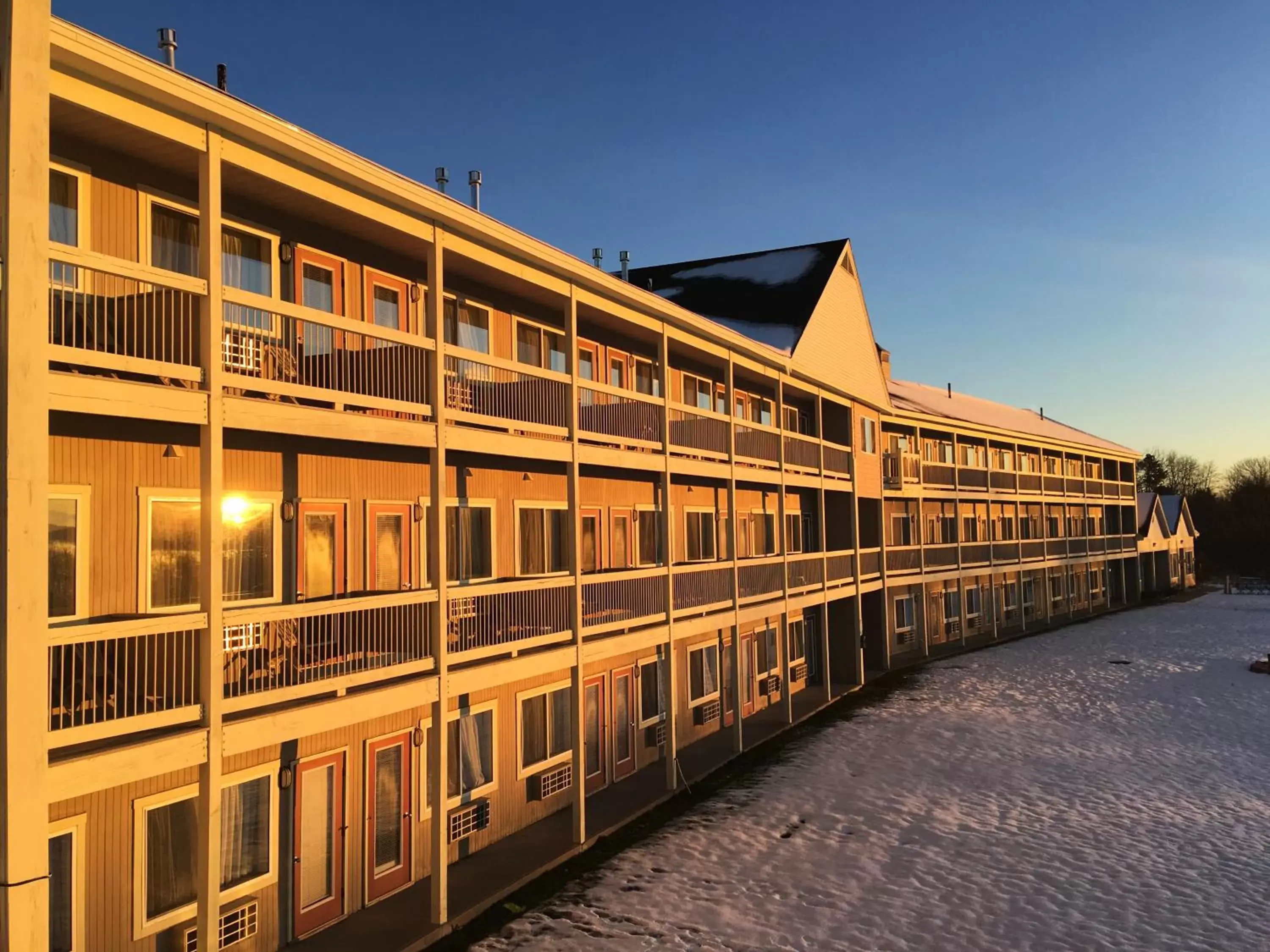 Property Building in Fireside Inn, Ocean's Edge