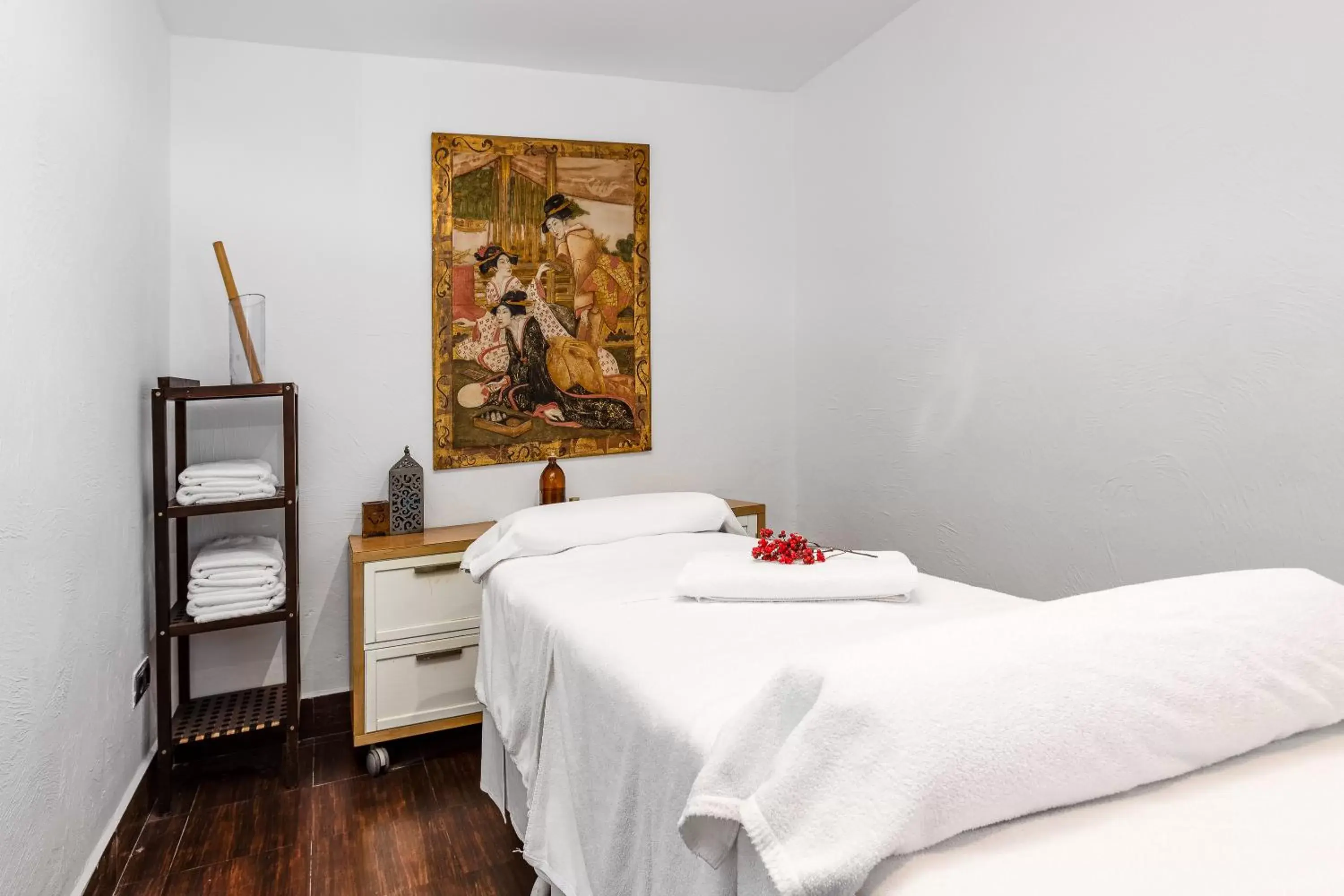 Massage, Bed in Daniya Denia Spa & Business 4* Massage, Bed in Daniya Denia Spa & Business 4*