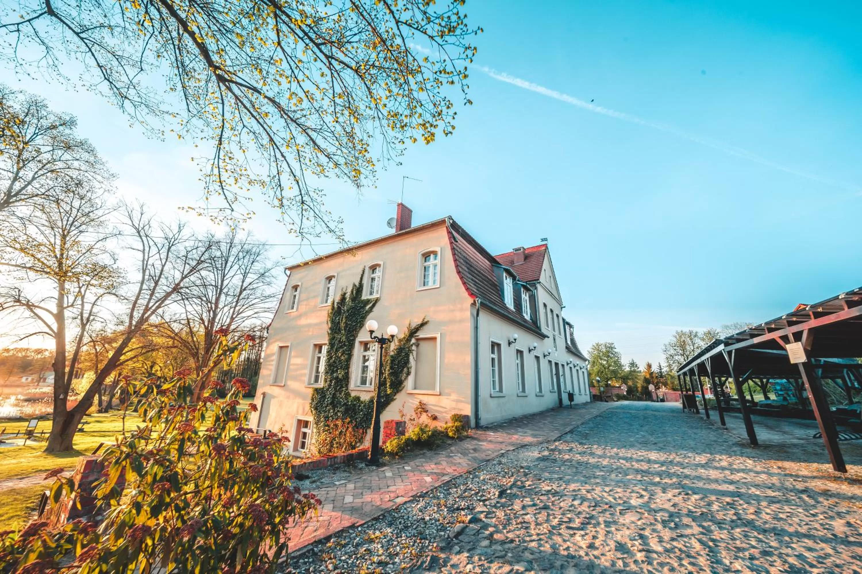 Property building in Olandia