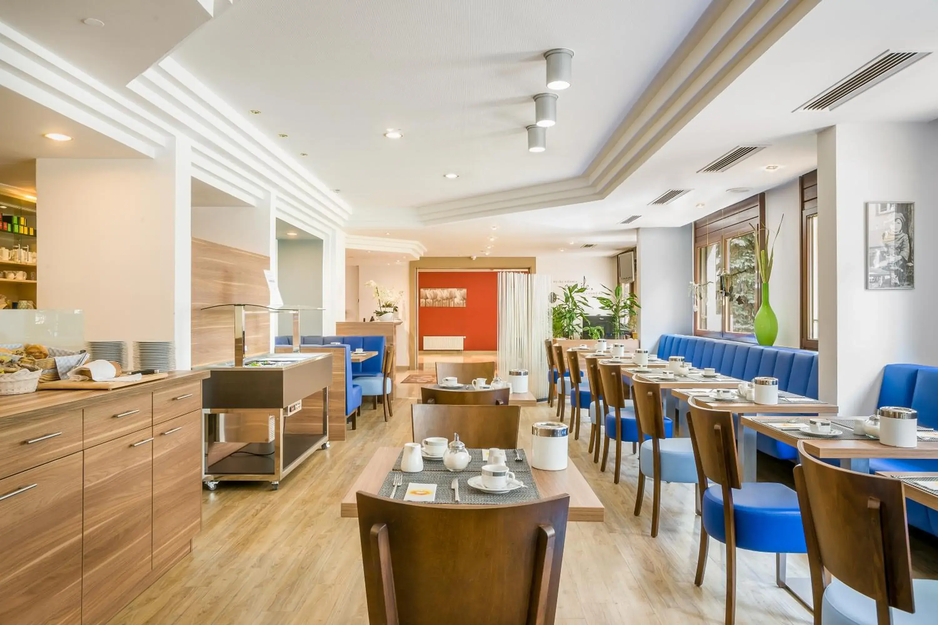 Restaurant/places to eat in Hotel Rega Stuttgart Restaurant/places to eat in Hotel Rega Stuttgart