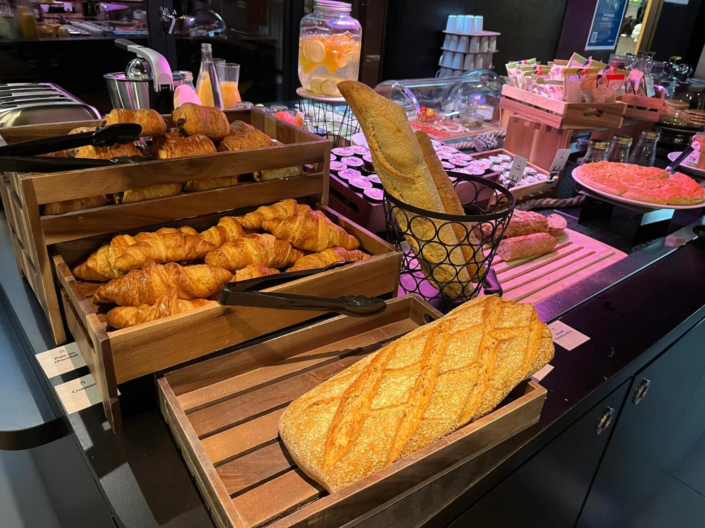 Breakfast in HÔTEL KYRIAD MARSEILLE - Vitrolles Aéroport