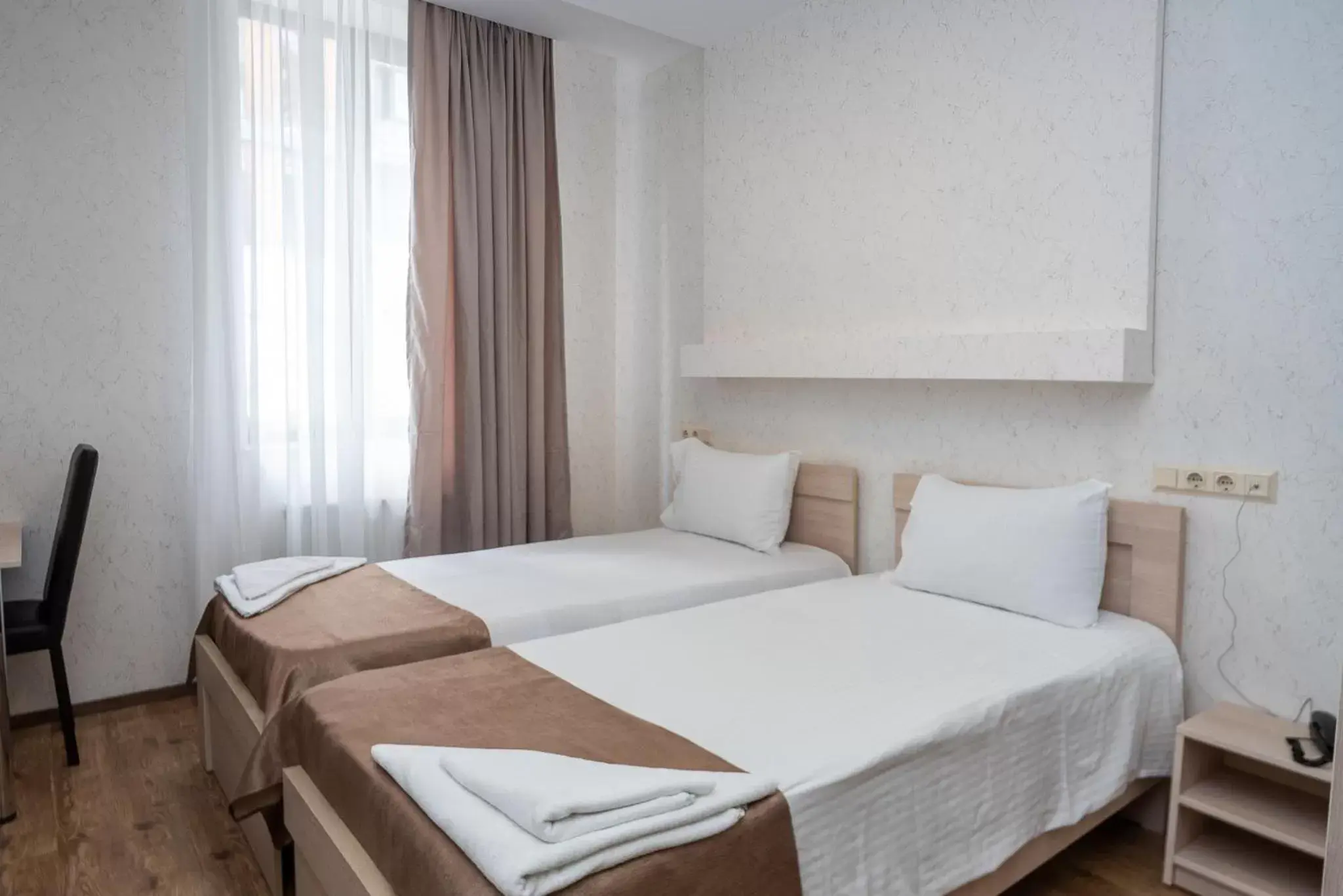 Photo of the whole room, Bed in Tiflis Hotel
