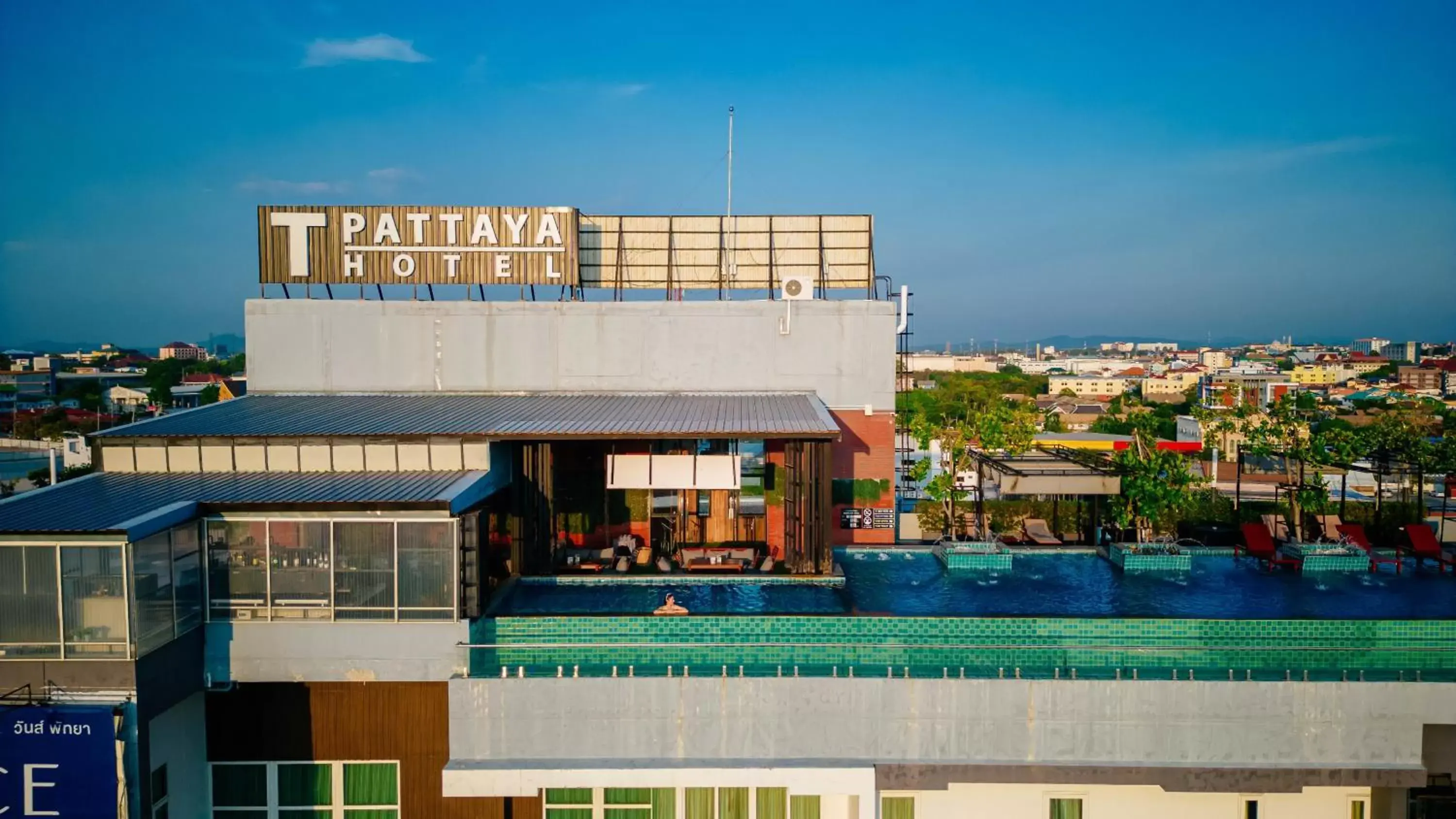 Property building in T Pattaya Hotel SHA Extra Plus