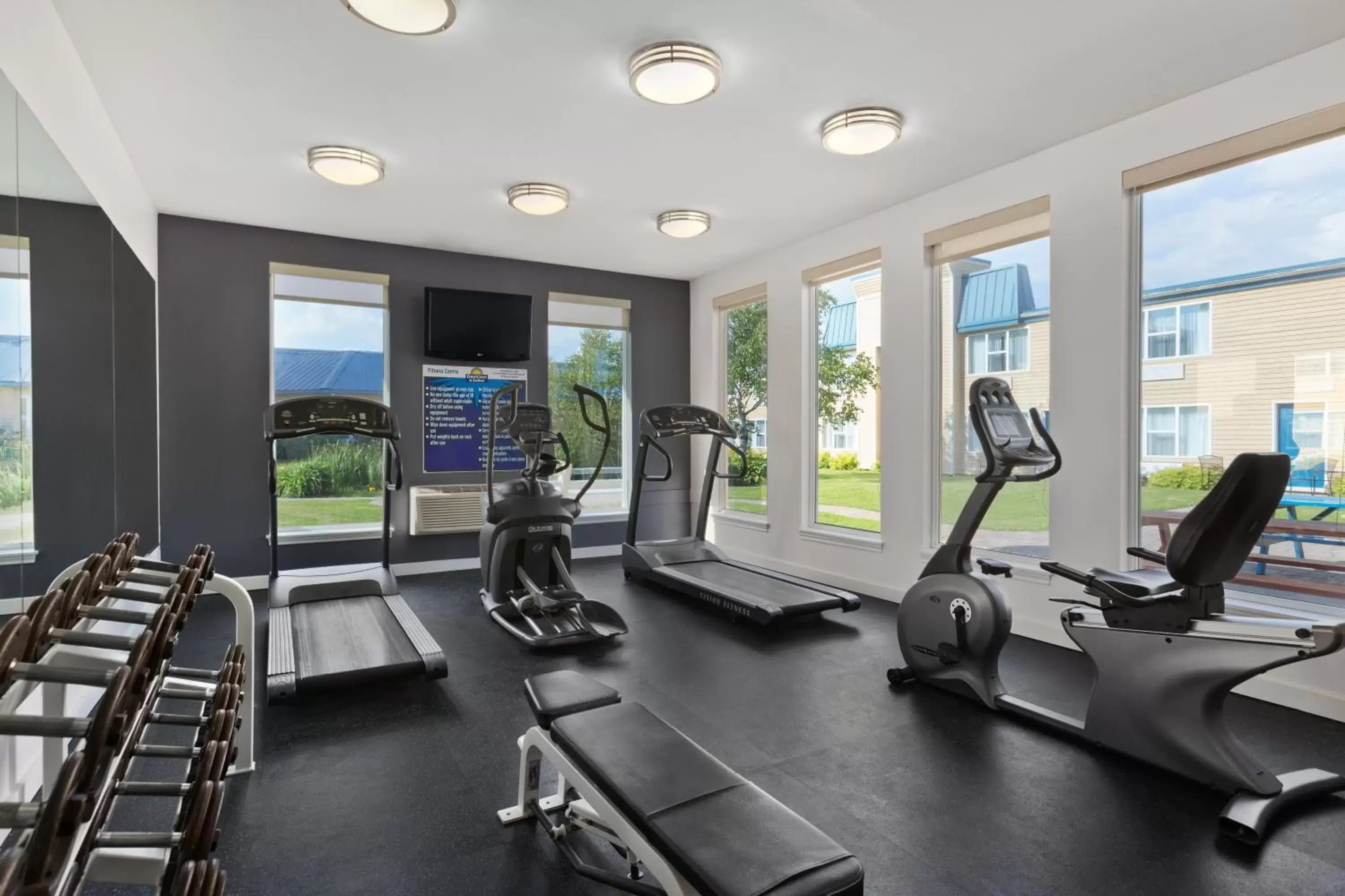 Fitness centre/facilities, View in Days Inn & Suites by Wyndham Moncton