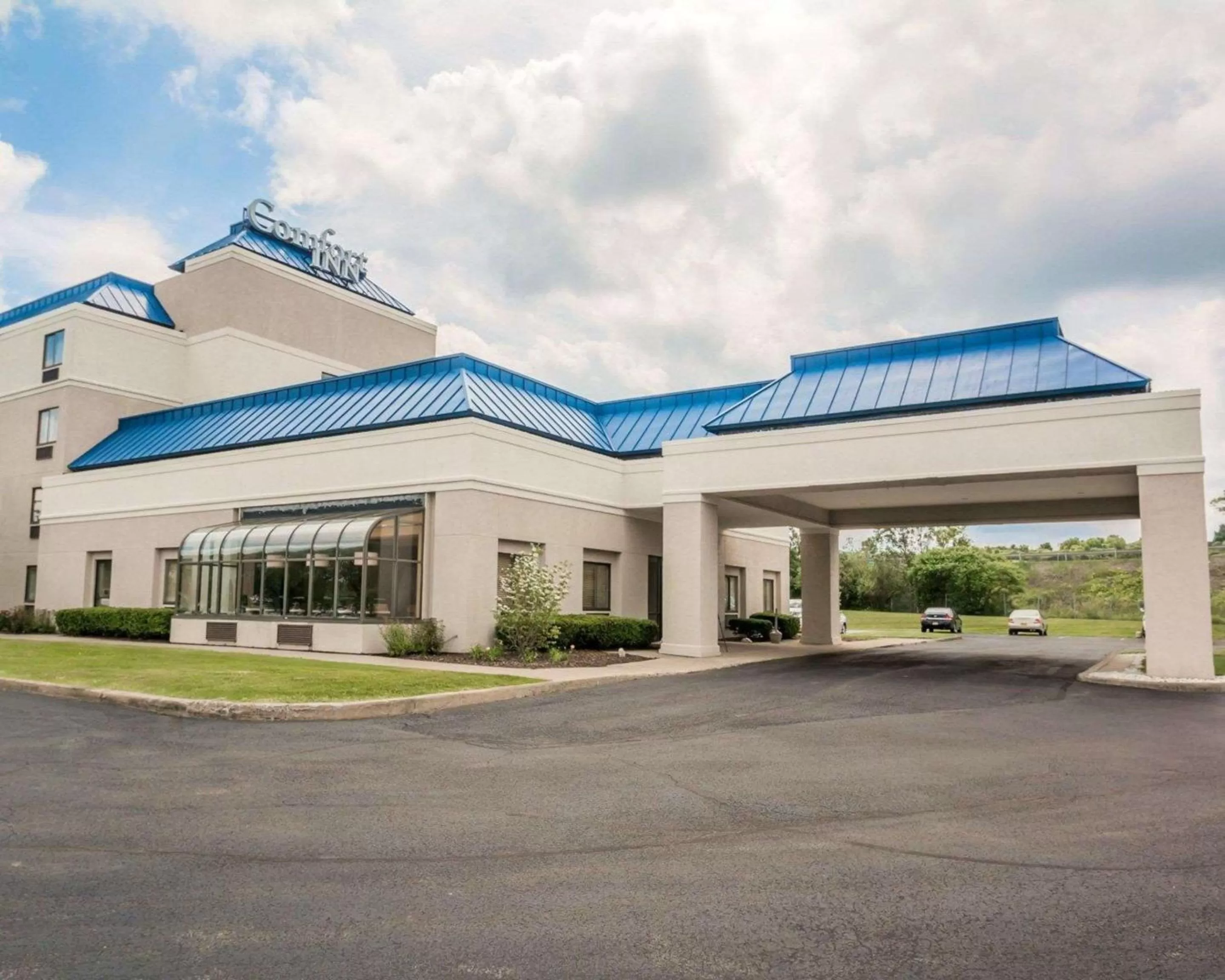 Property building in Comfort Inn - NYS Fairgrounds