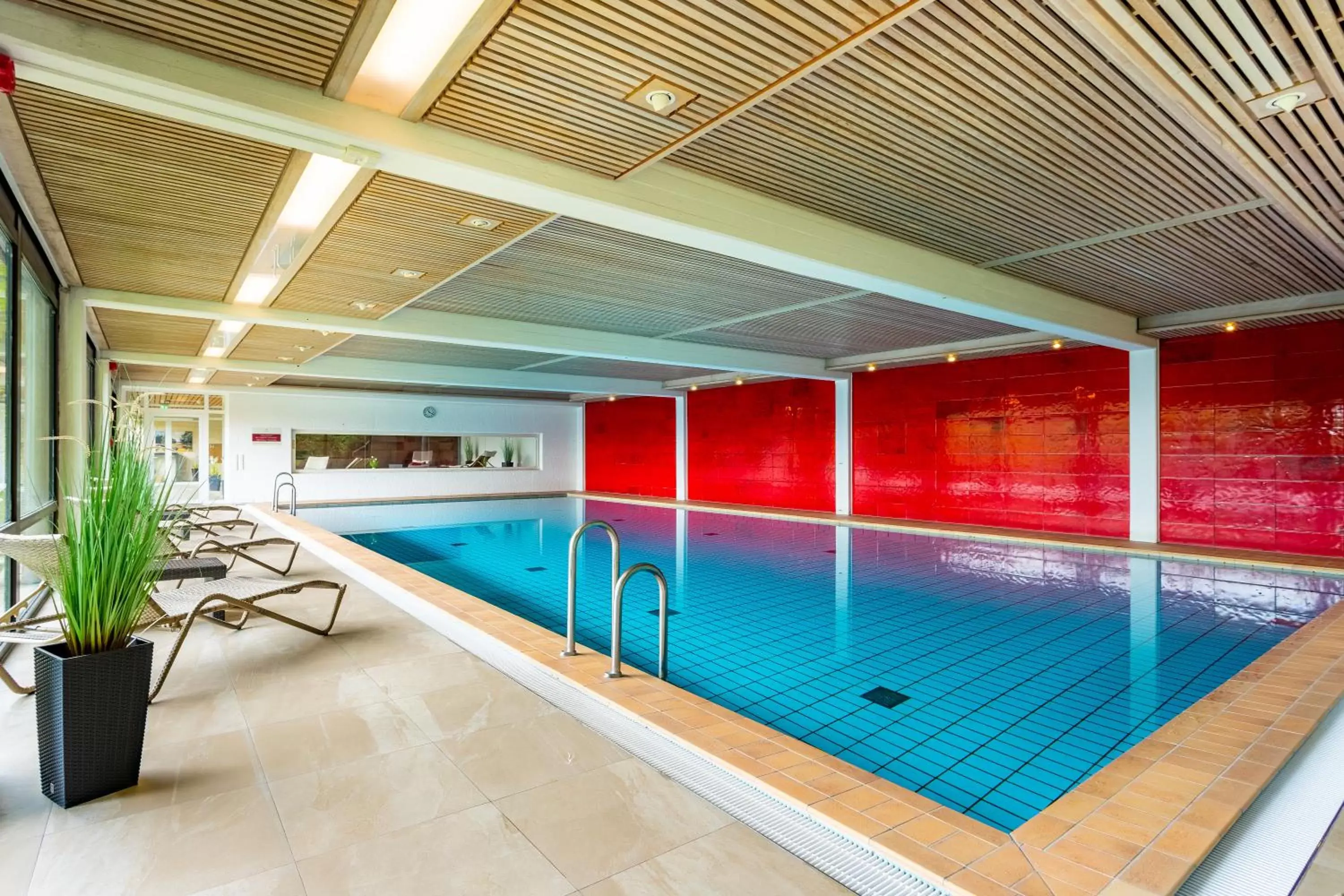 Swimming Pool in Hotel Landhaus Höpen