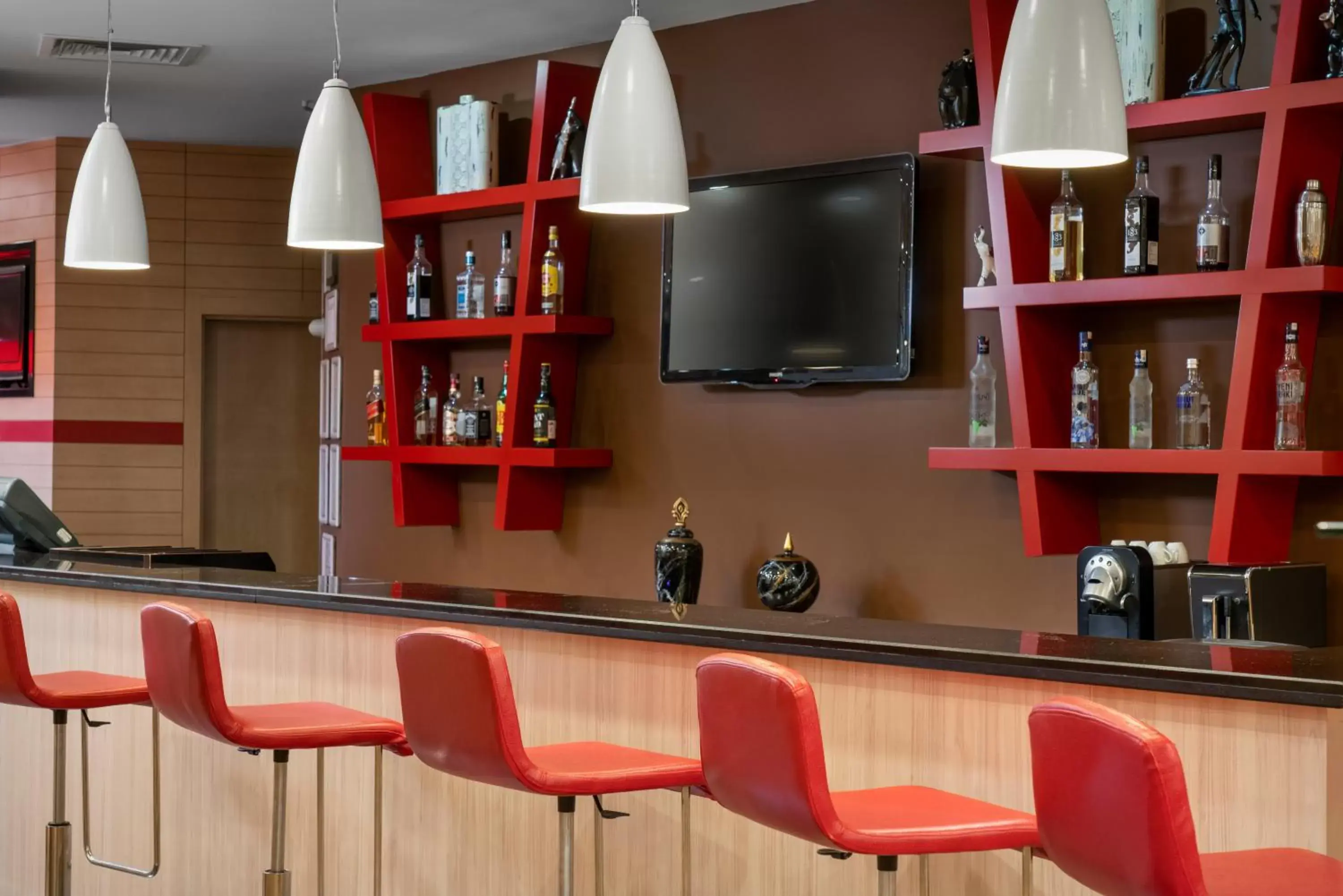 Lounge or bar in ibis Adana Lounge or bar in ibis Adana