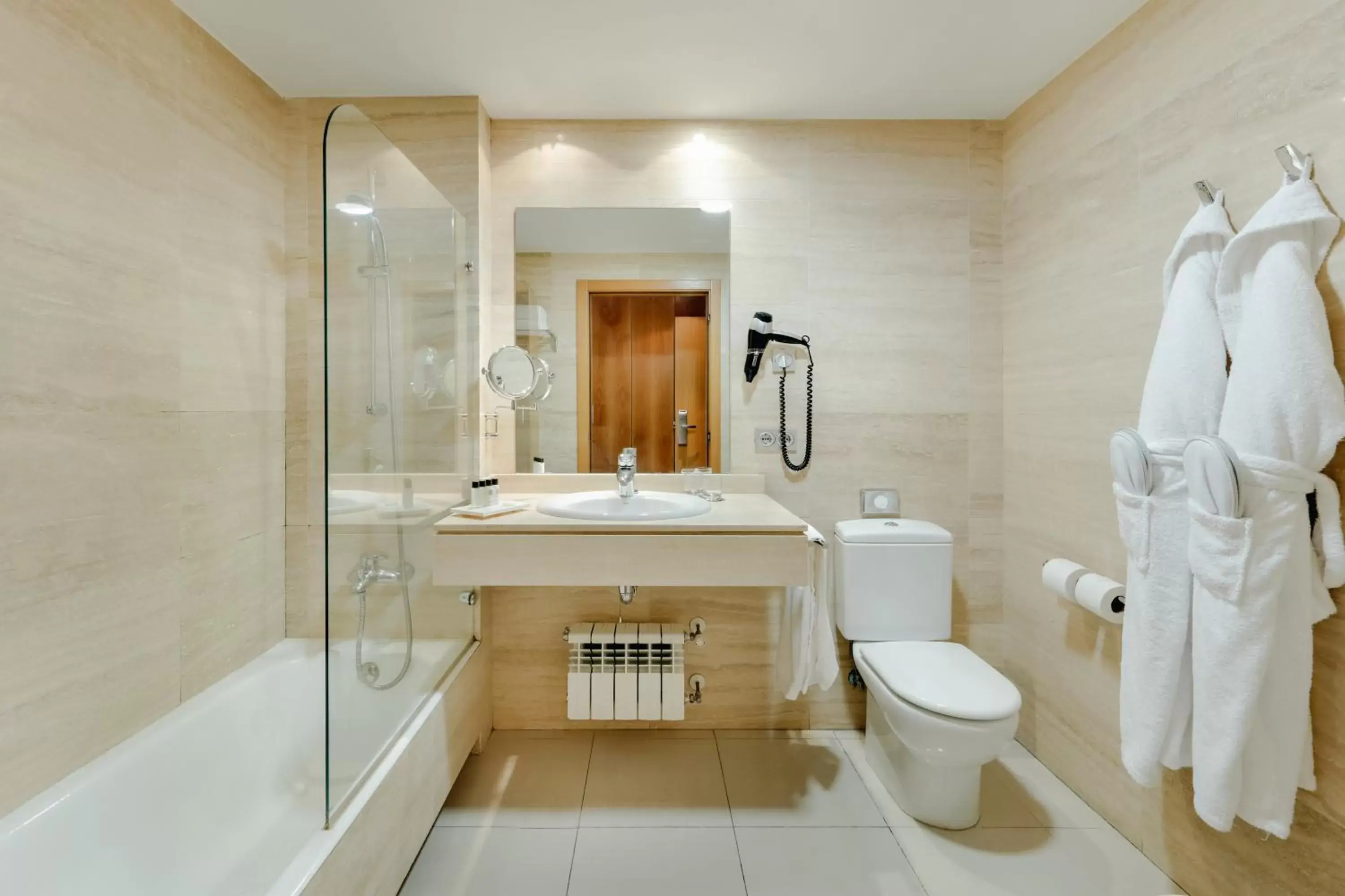 Bathroom in Hotel Antik San Sebastián