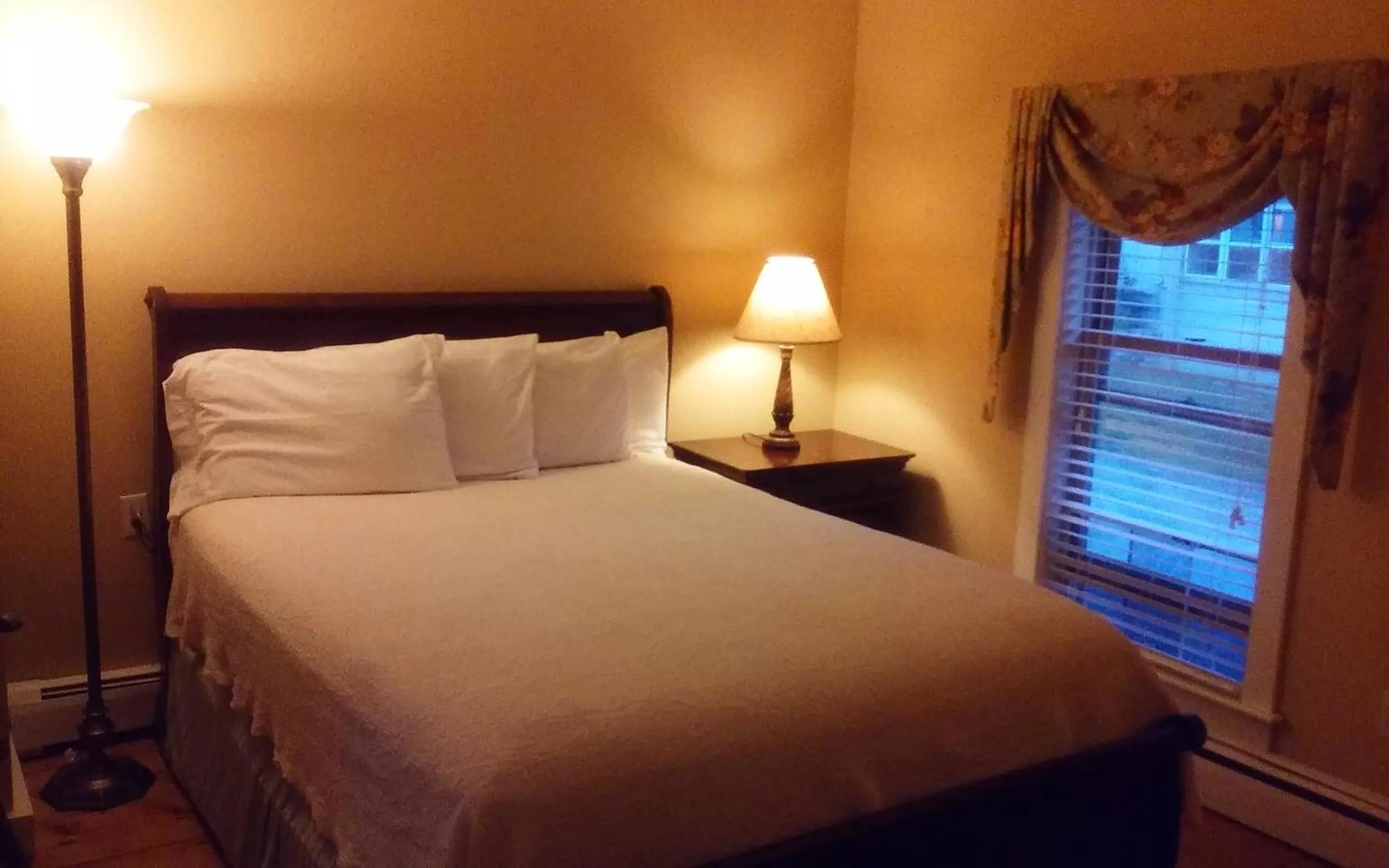 Bed in Smugglers Notch Inn