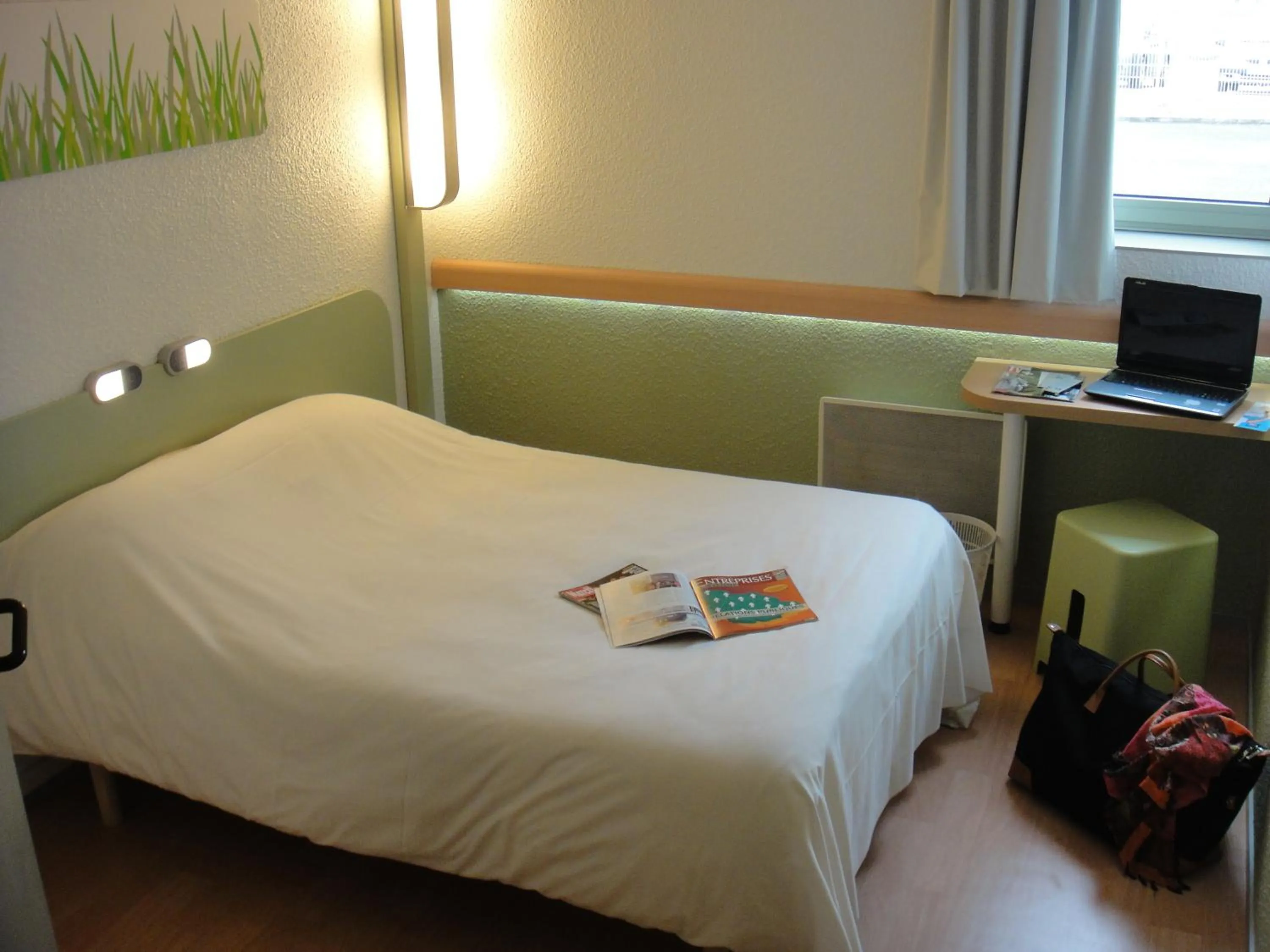 Photo of the whole room, Bed in ibis budget Châtellerault Nord