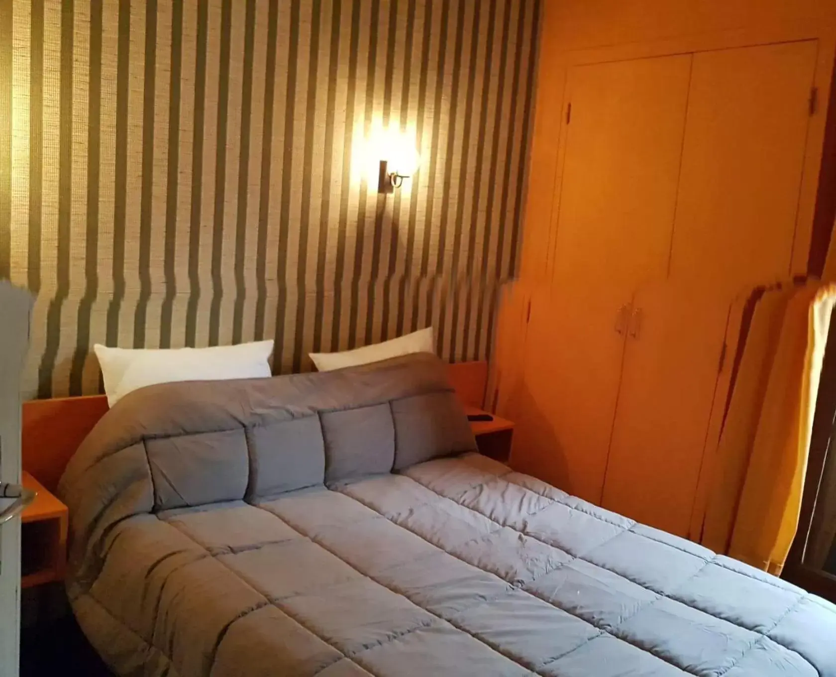 Bed in Hotel Restaurant L'AGAPANTHE