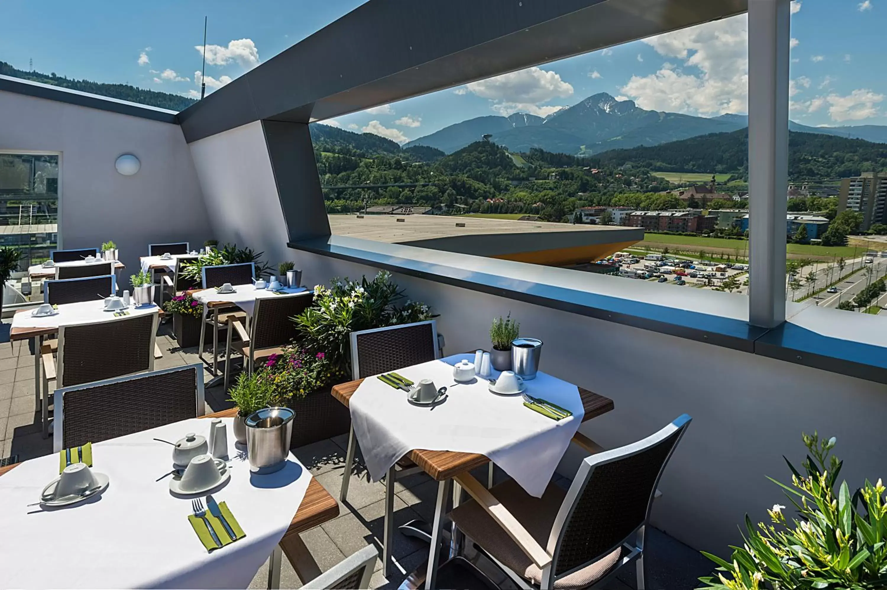 Restaurant/Places to Eat in Tivoli Hotel Innsbruck
