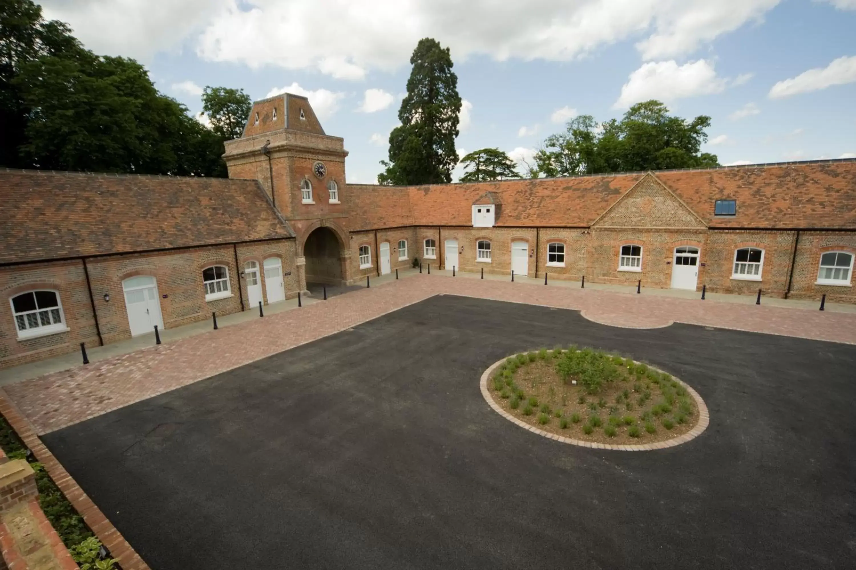 Facade/entrance, Property Building in Oakley Hall Hotel